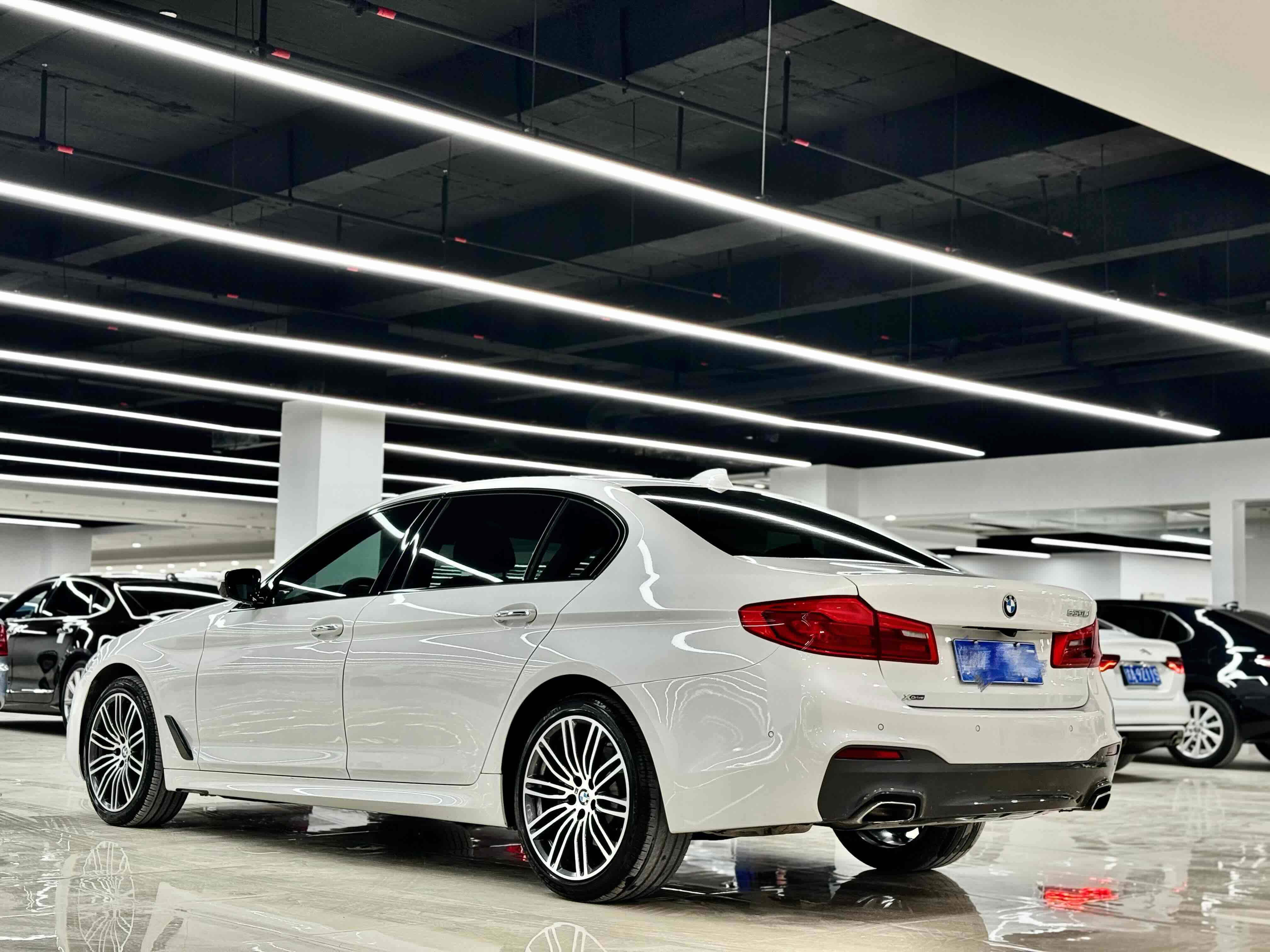 BMW 5 Series 2018 #17 BMW 5 Series 2018 car image #17