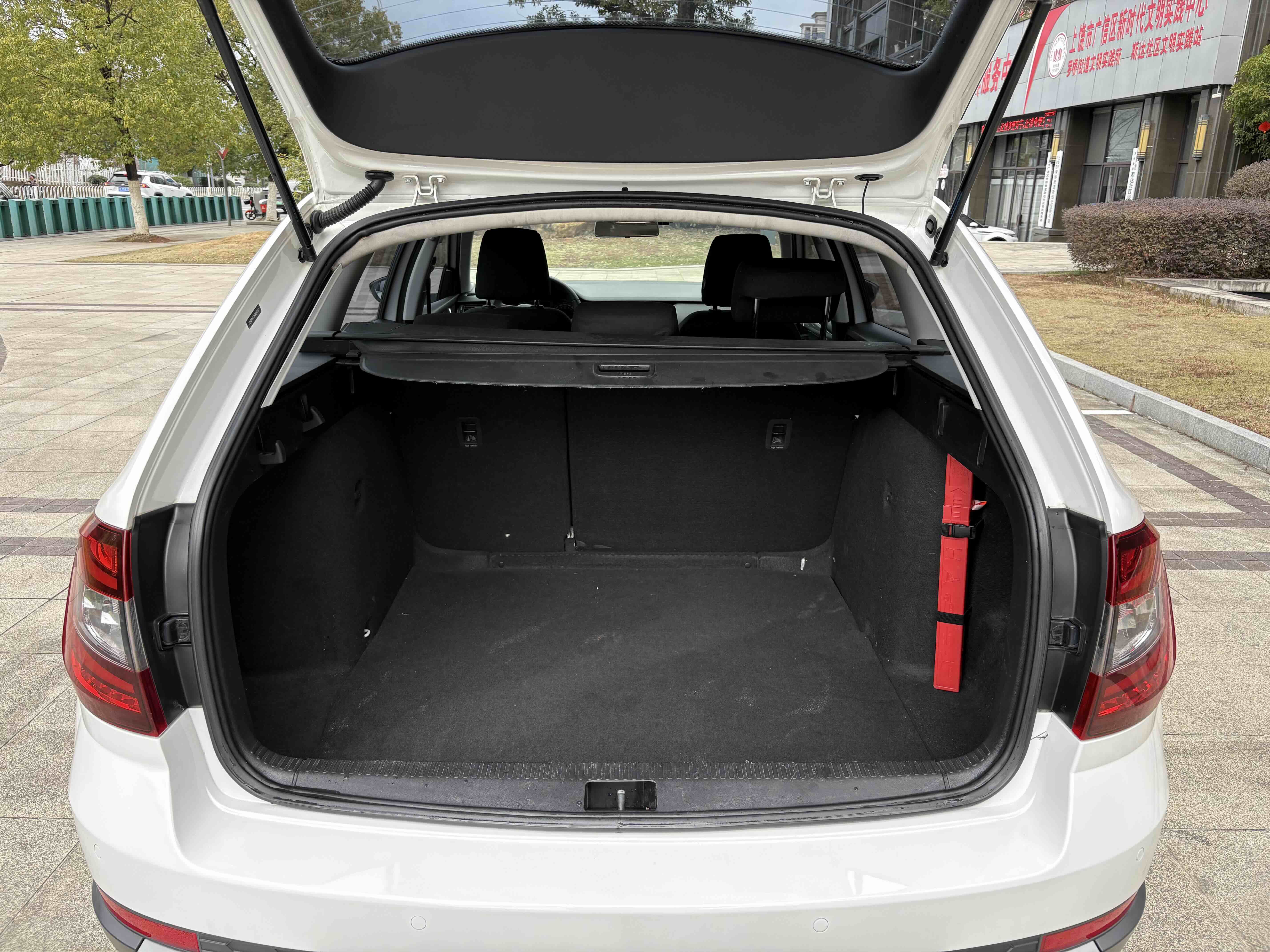 Skoda Octavia 2017 car image #17