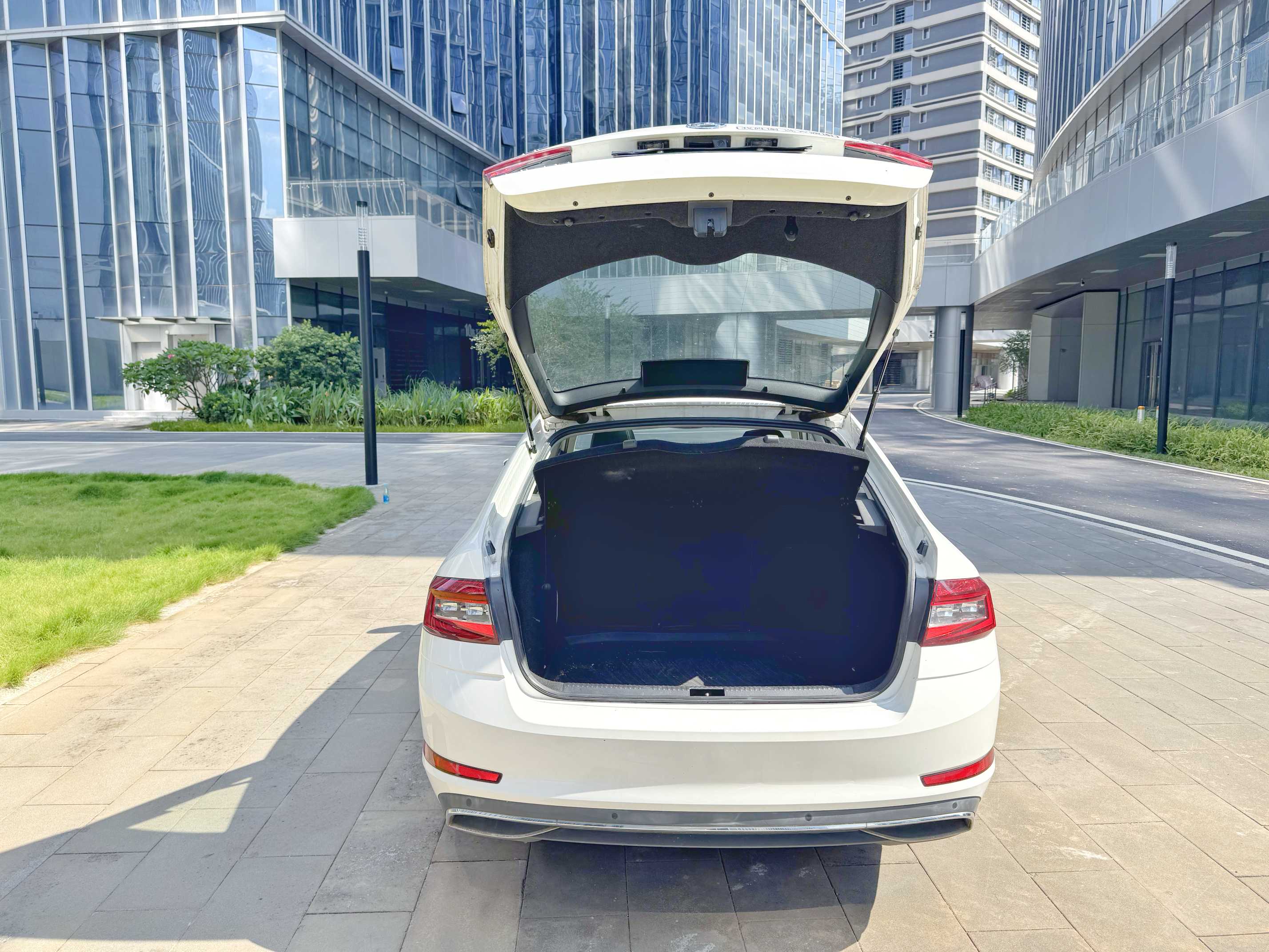 Skoda Octavia 2018 car image #17