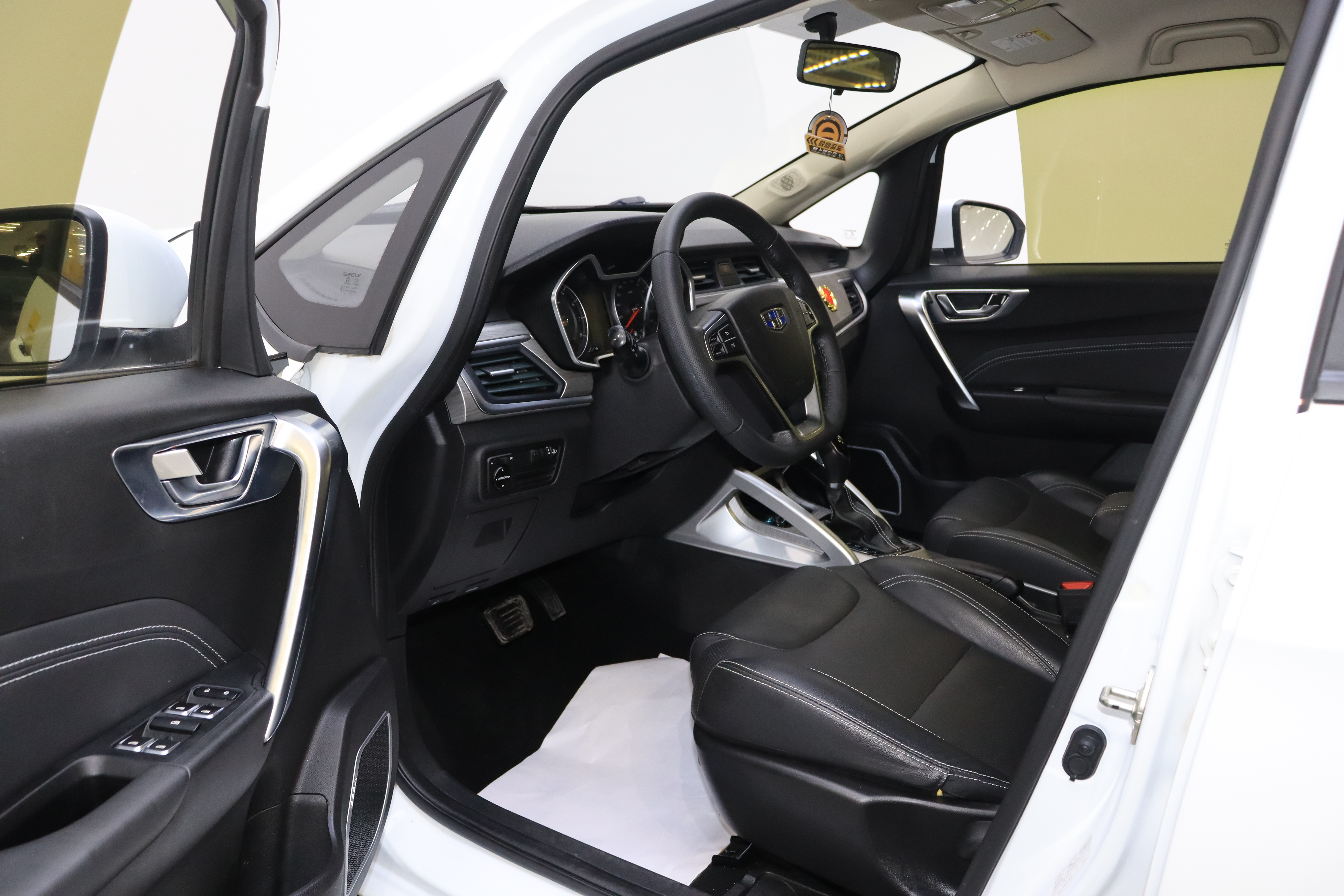 GEELY Vision X3 2019 #17 GEELY Vision X3 2019 صورة سيارة #17