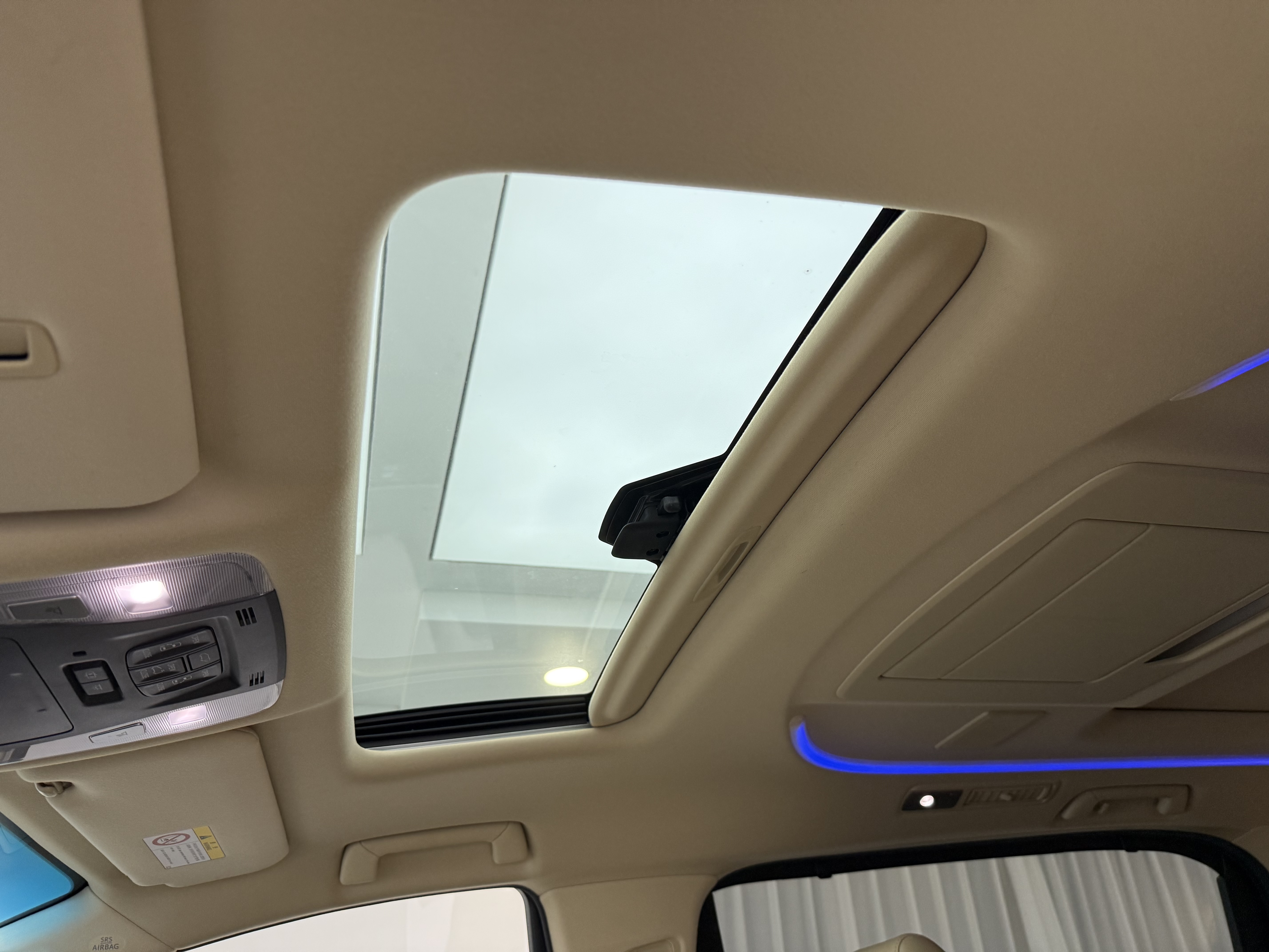 Toyota Alphard 2017 car image #17