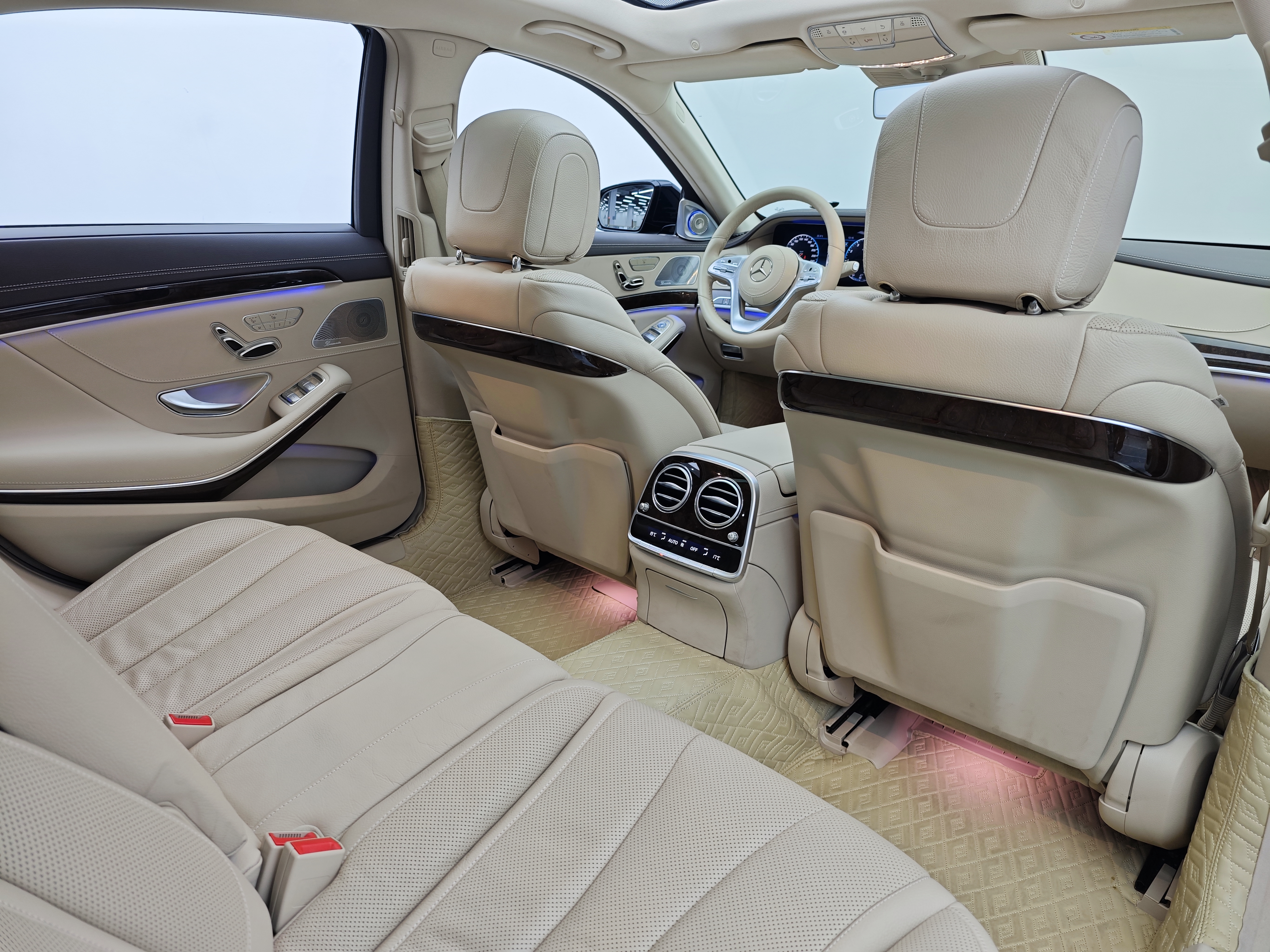 Mercedes-Benz S Class 2018 immagine di auto #17