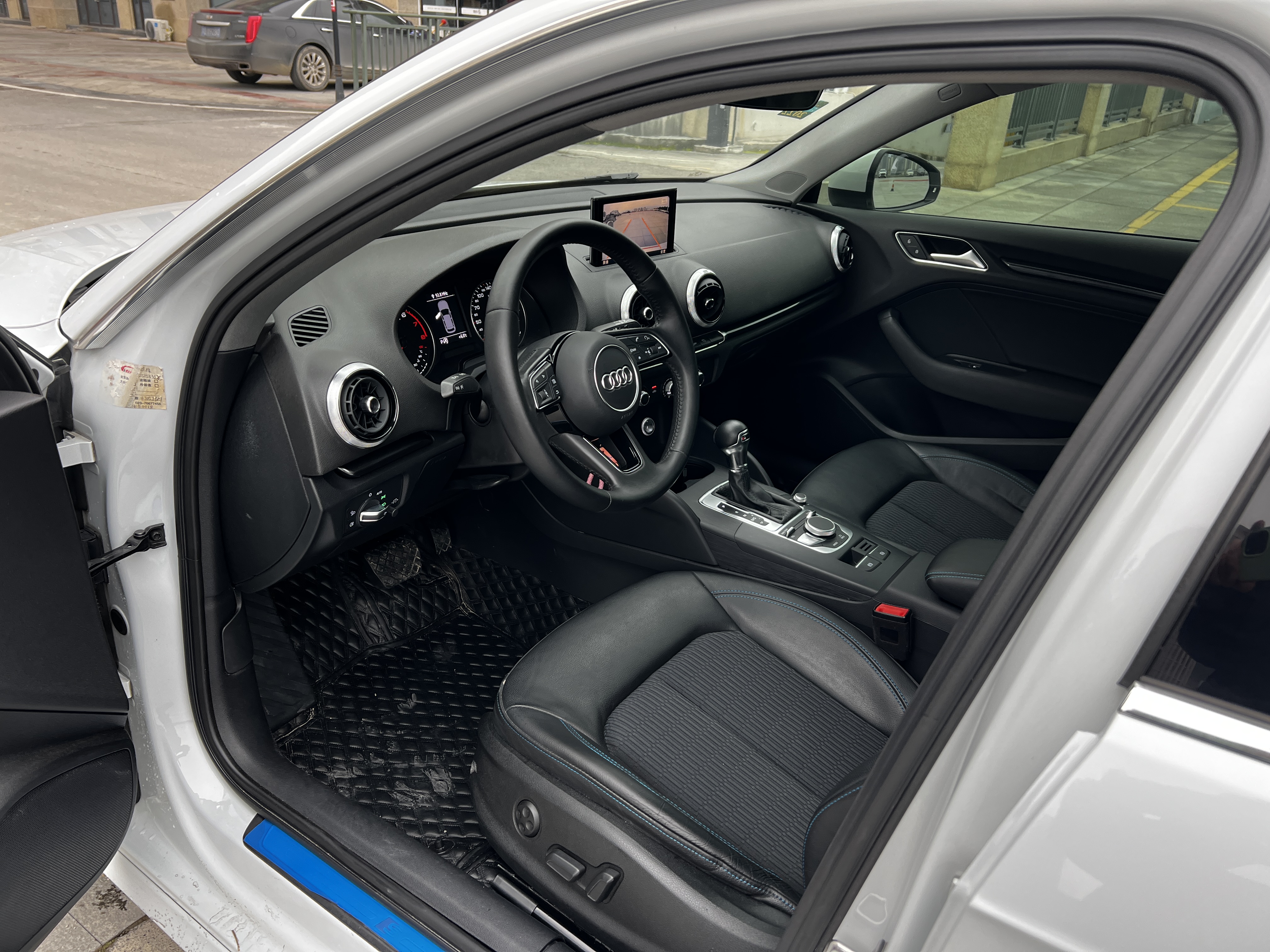 Audi A3 2018 car image #17