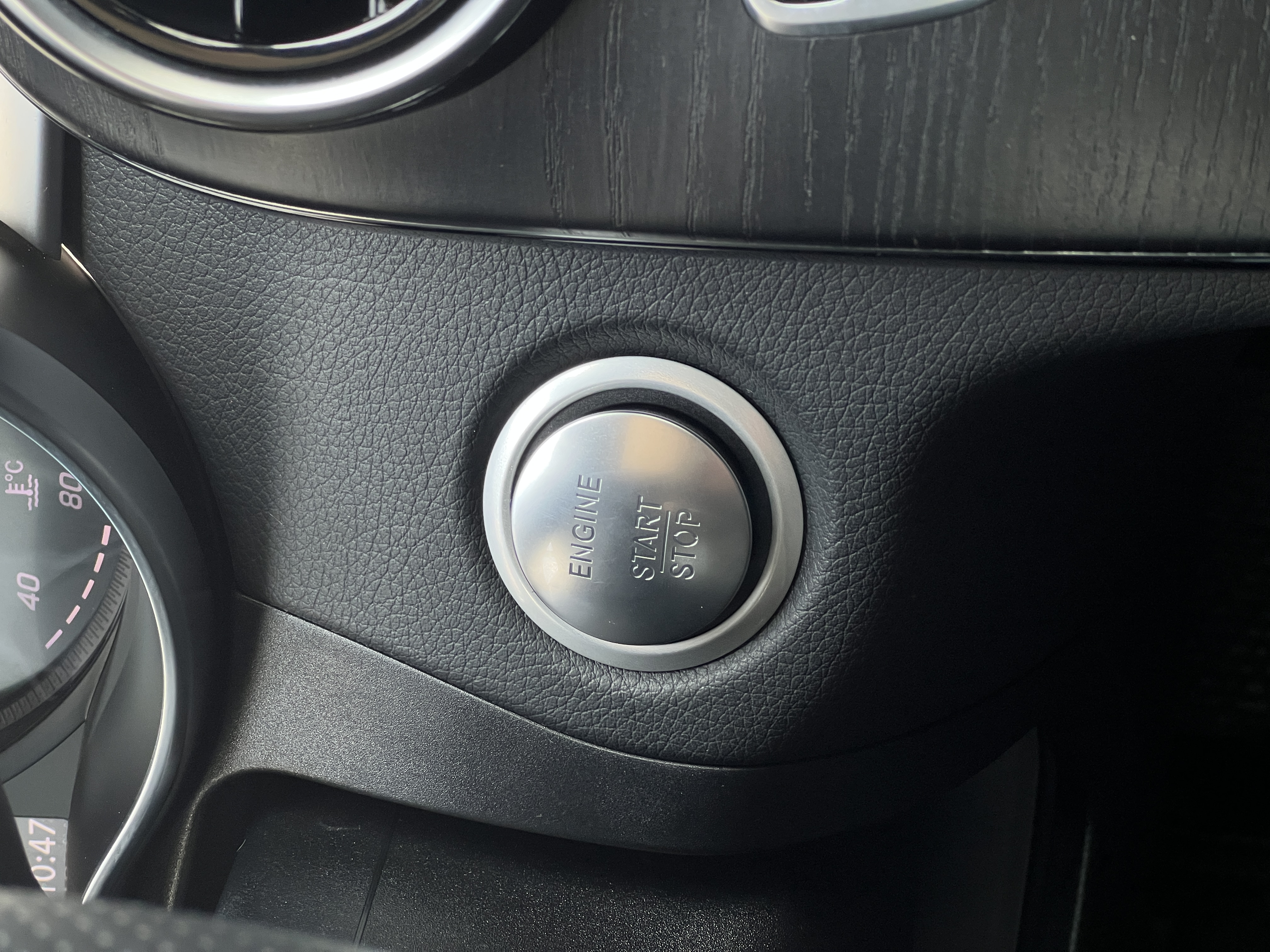 Mercedes-Benz C Class 2018 car image #17