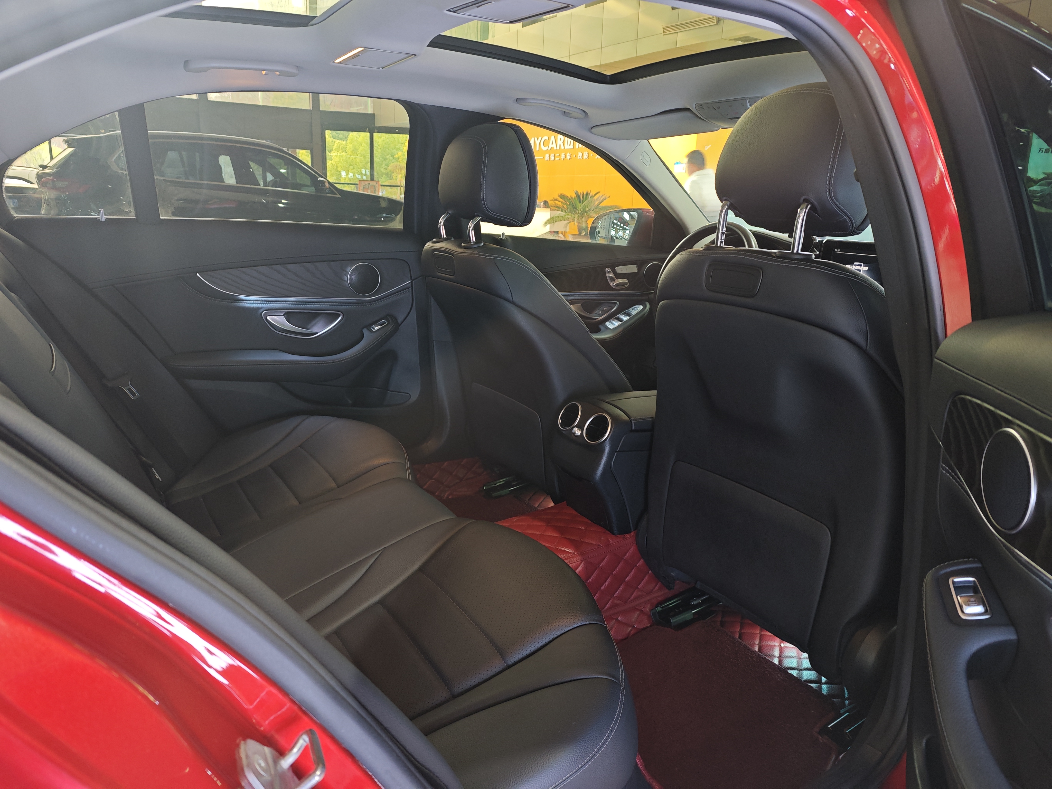 Mercedes-Benz C Class 2018 car image #17