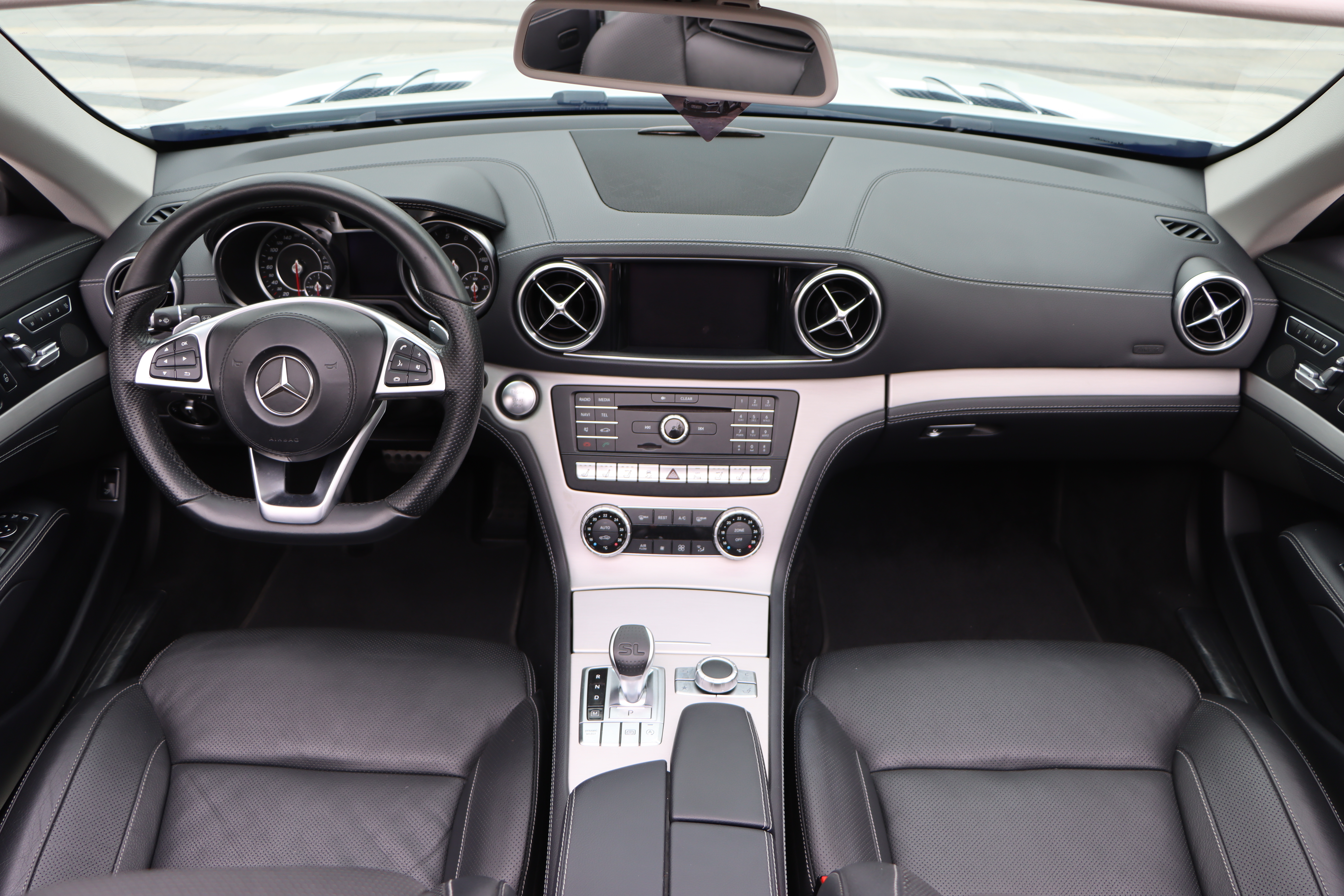 Mercedes-Benz SL Class 2019 car image #17