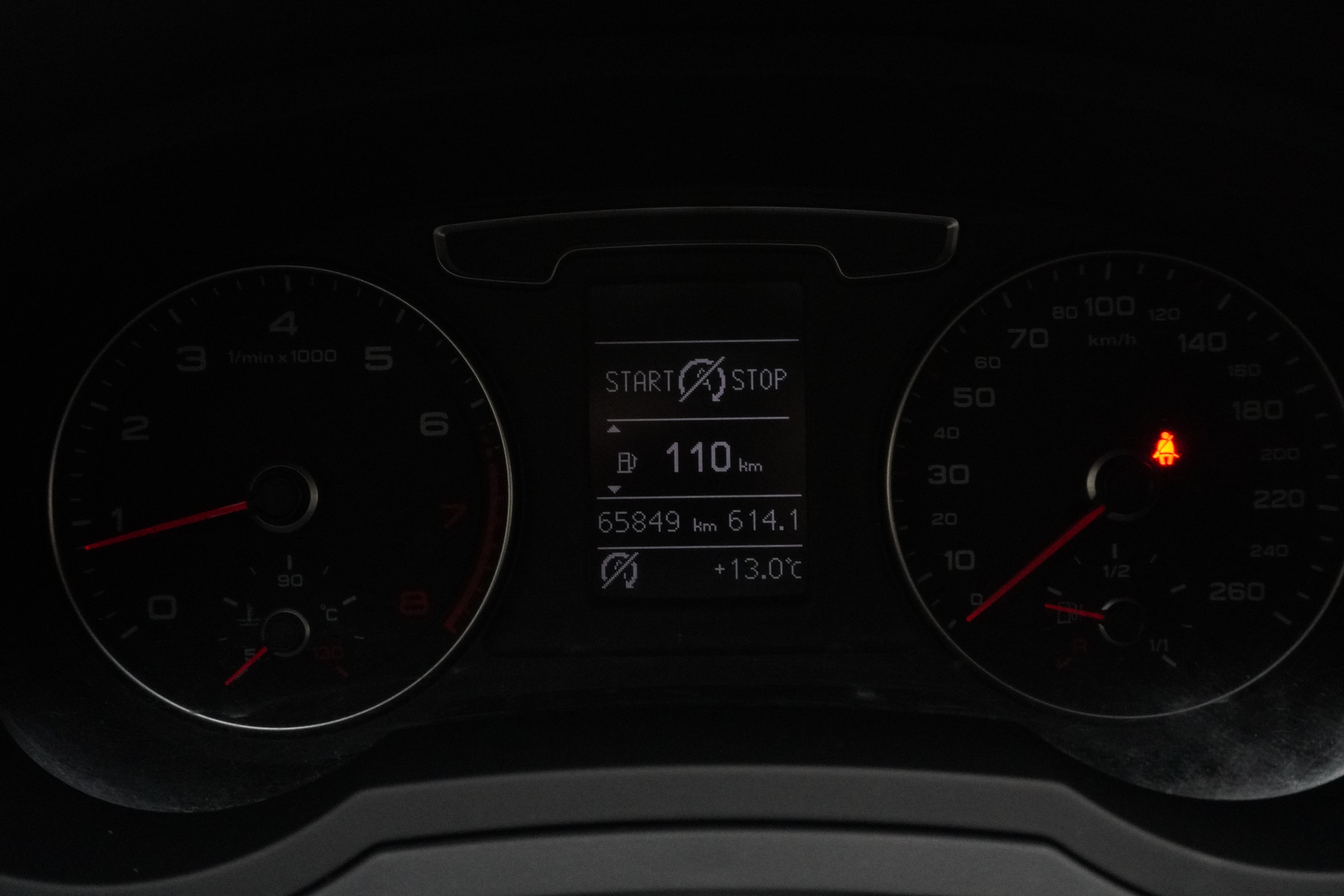 Audi Q3 2018 car image #17