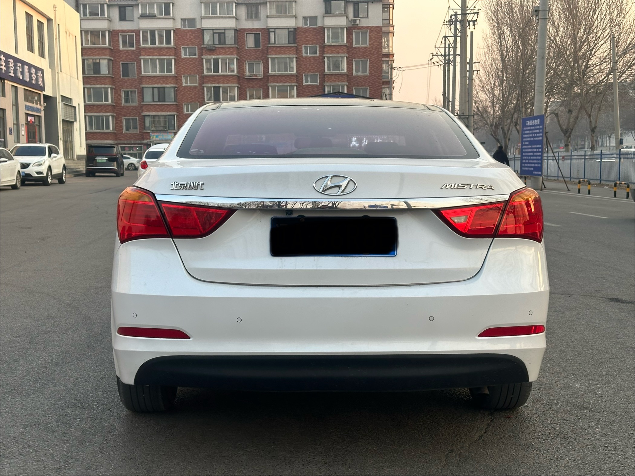 Hyundai Mistra 2015 car image #17