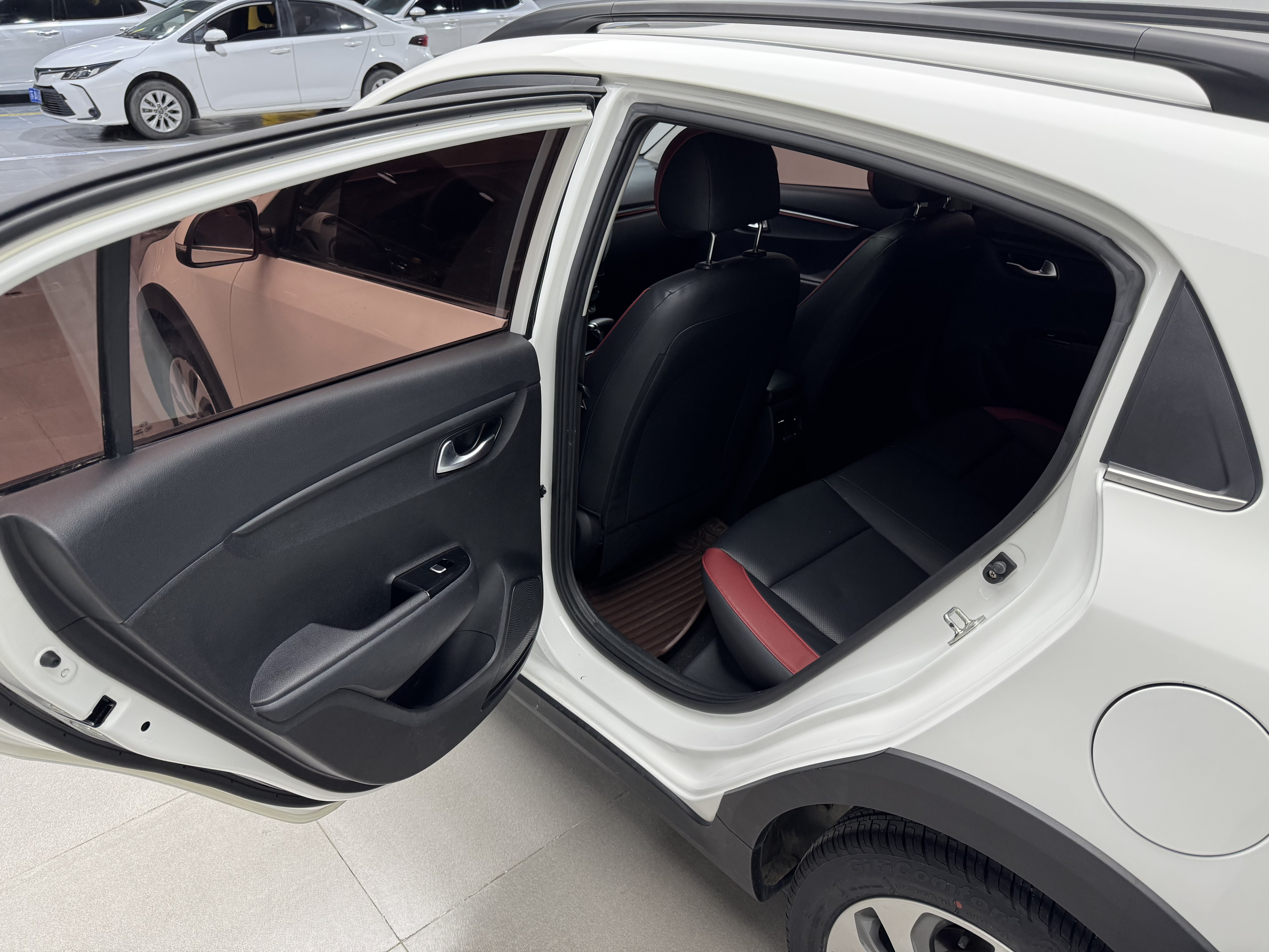 Kia Rio Cross 2018 صورة سيارة #17