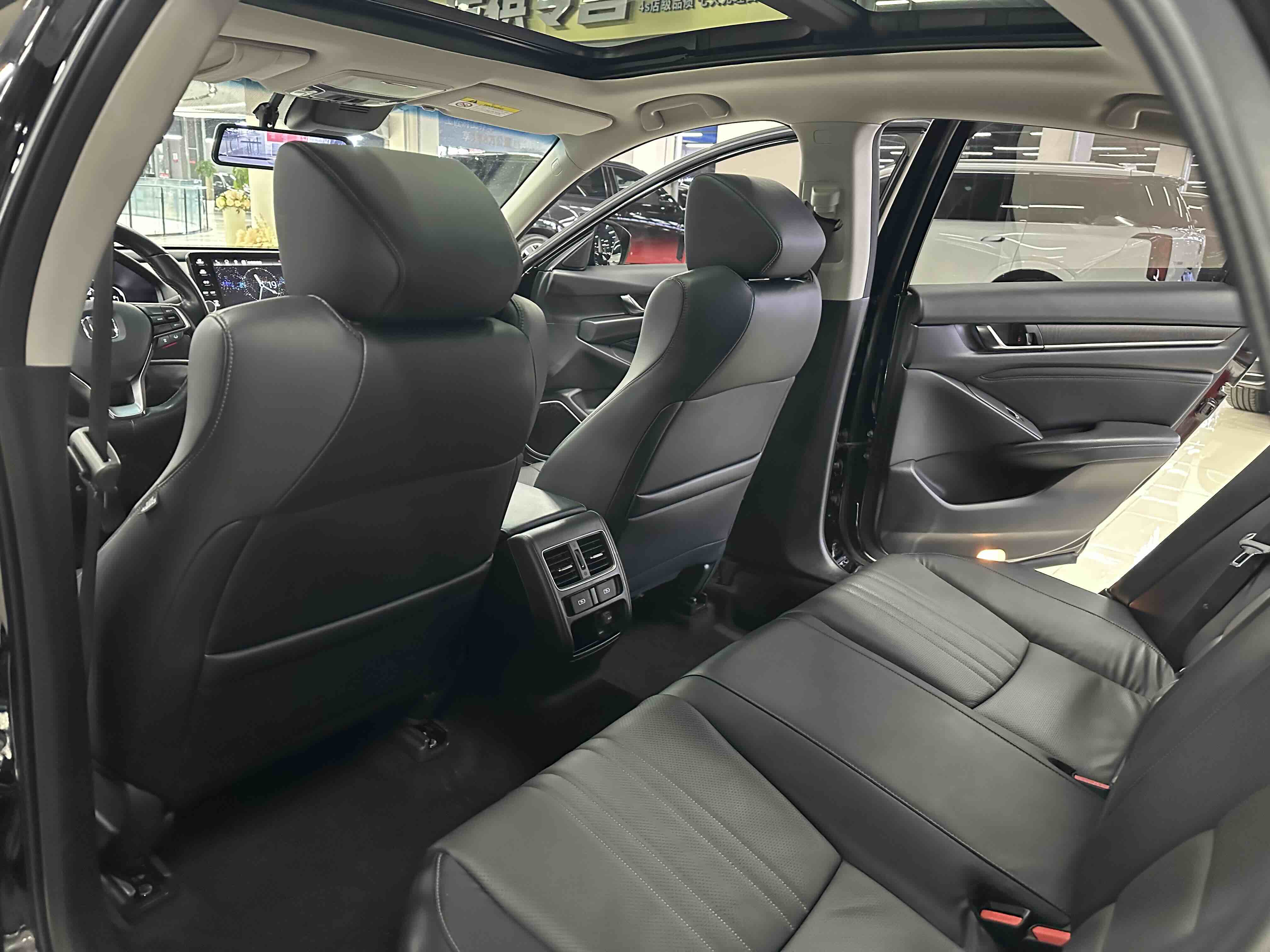 Honda Accord 2019 #17 Honda Accord 2019 car image #17
