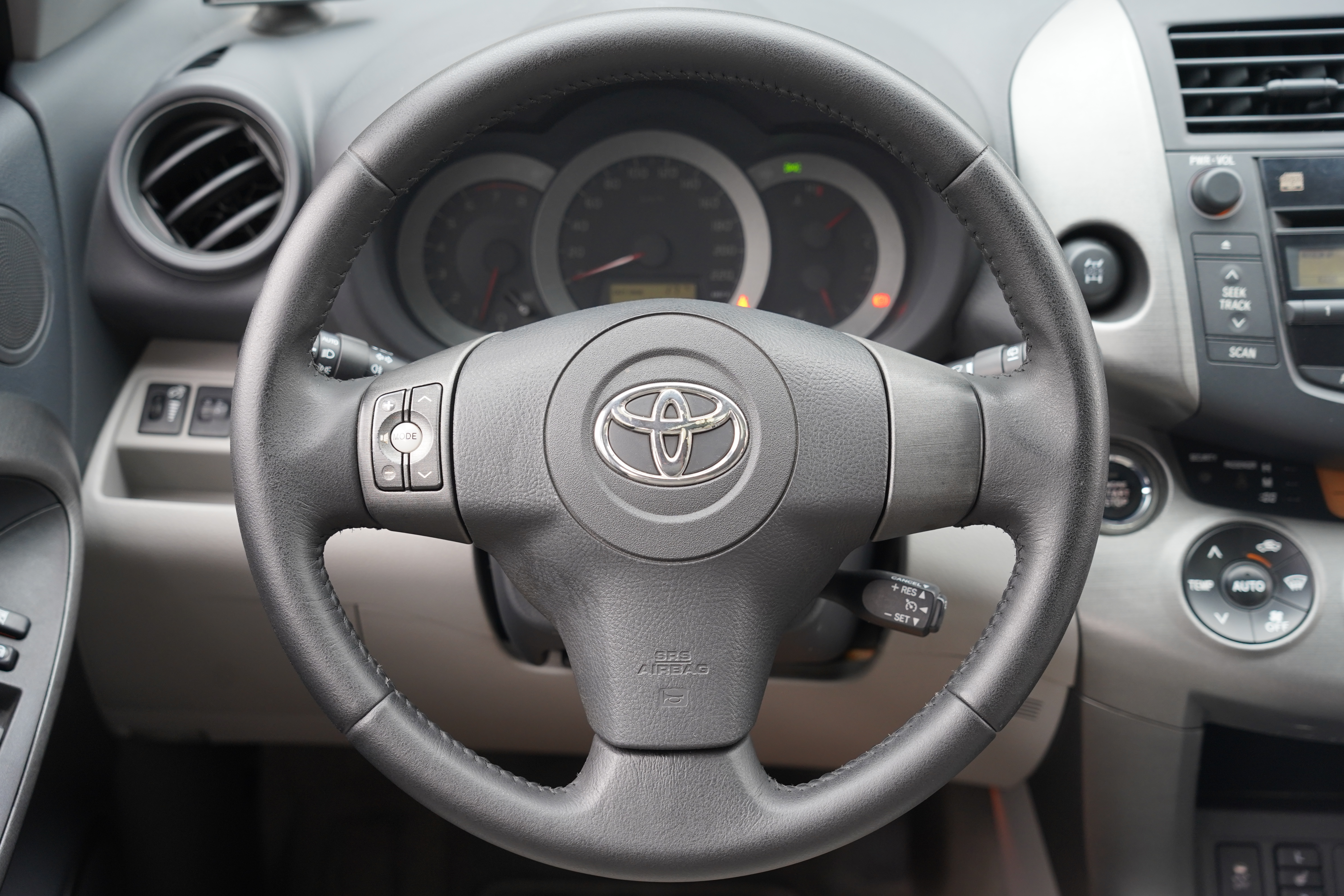Toyota RAV4 2009 car image #17
