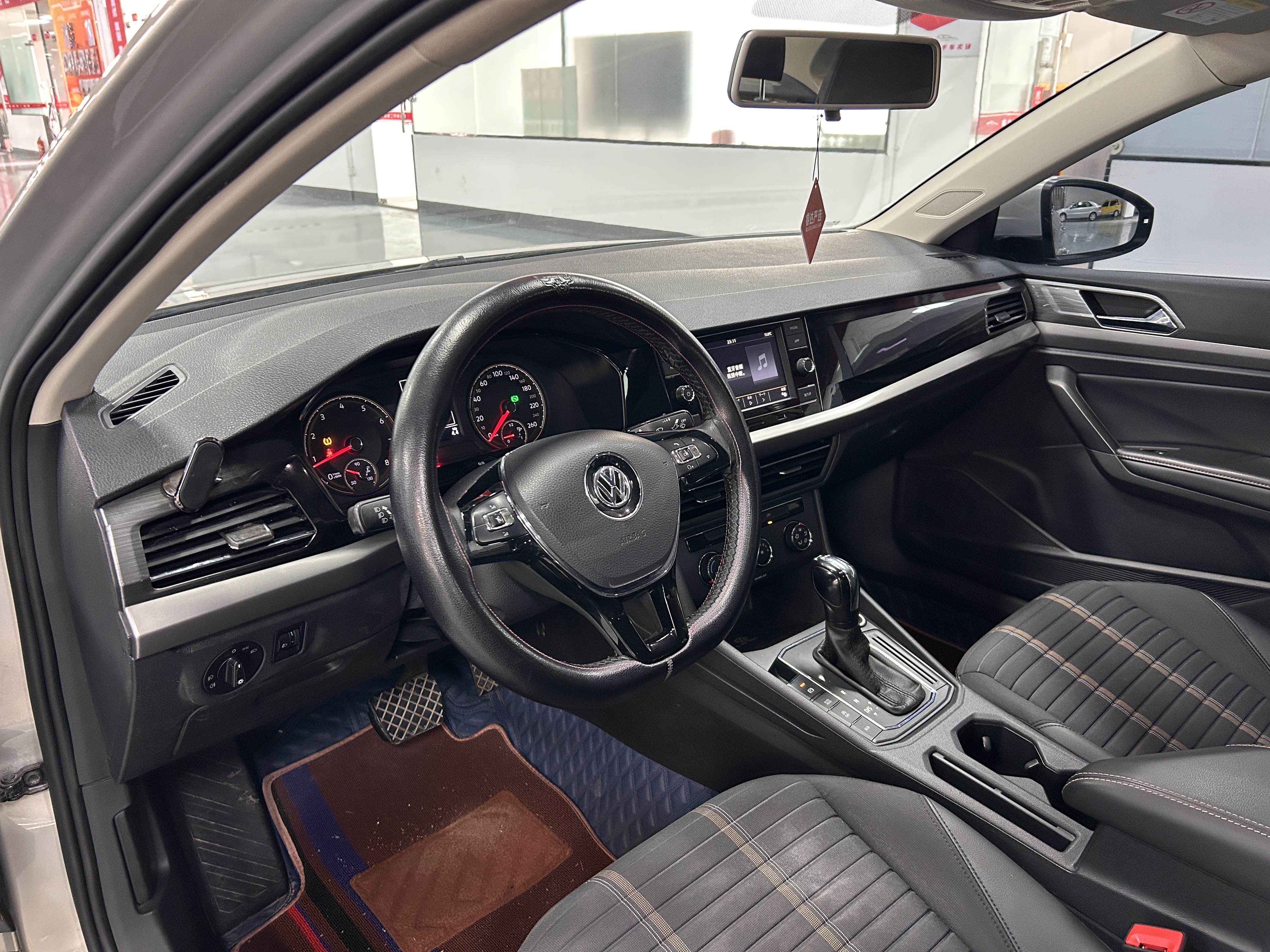 Volkswagen Lavida 2018 car image #17