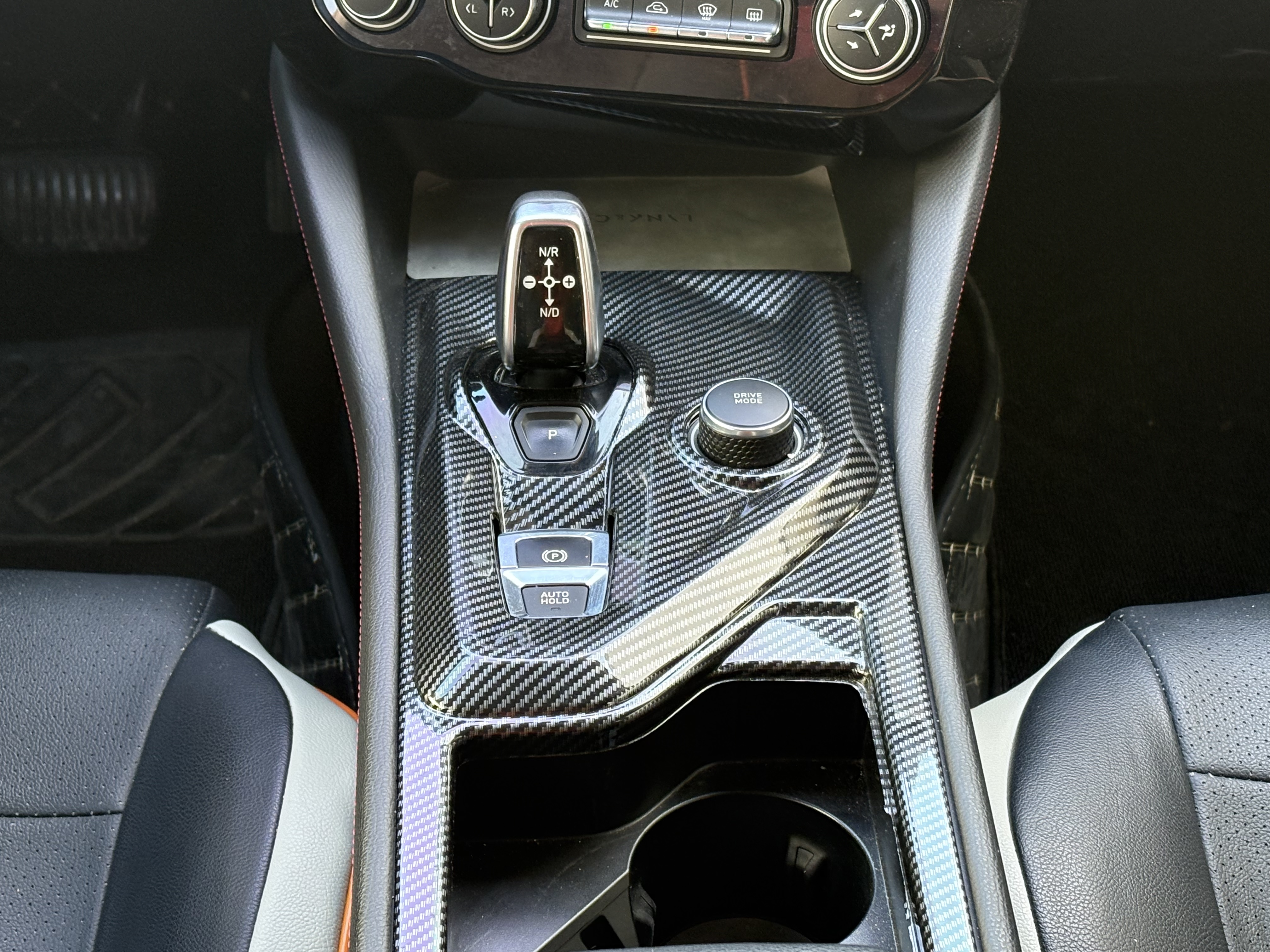 Lynk & Co 02 2019 #17 Lynk & Co 02 2019 car image #17
