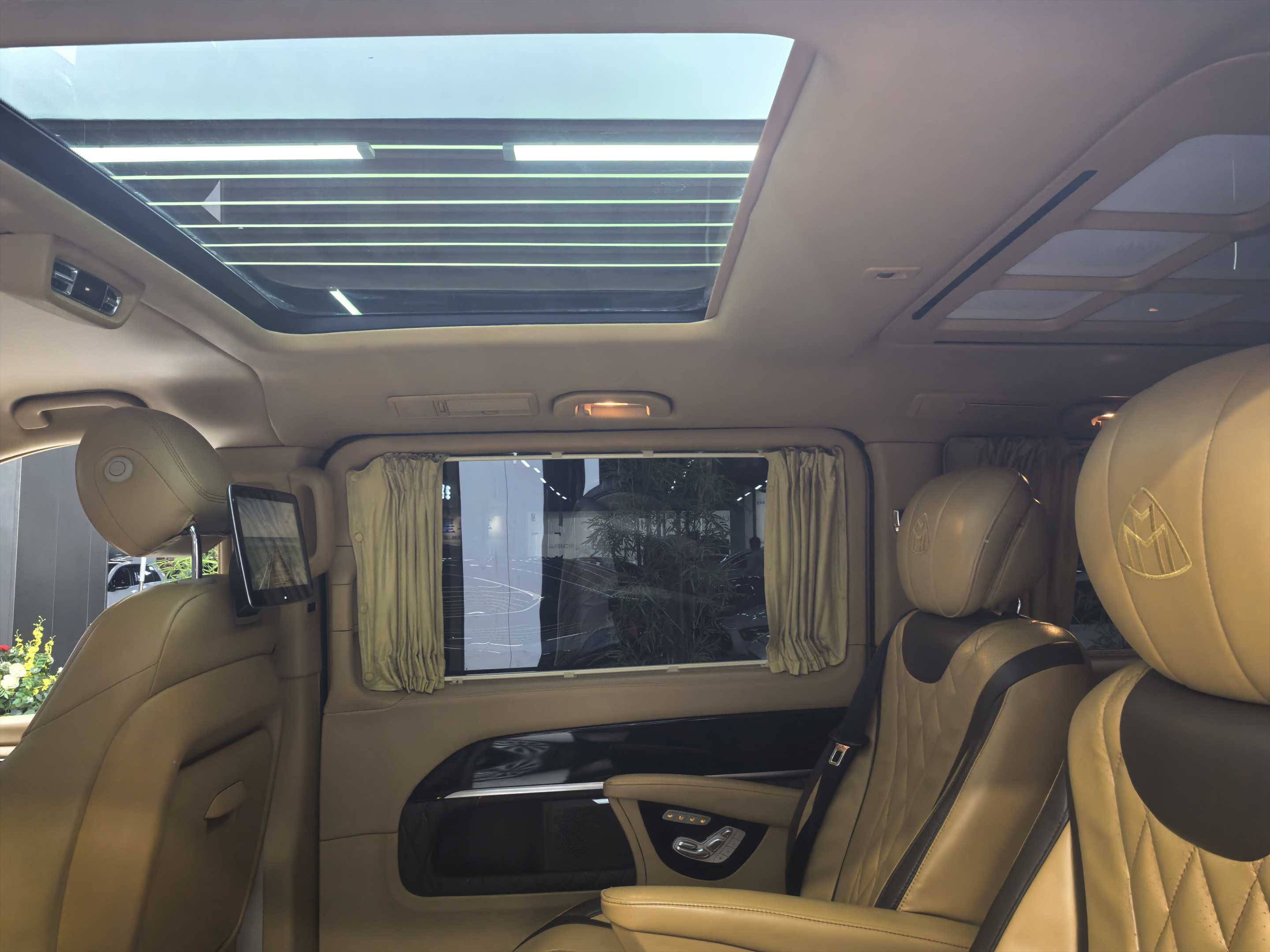 Mercedes-Benz V Class 2019 #17 Mercedes-Benz V Class 2019 car image #17