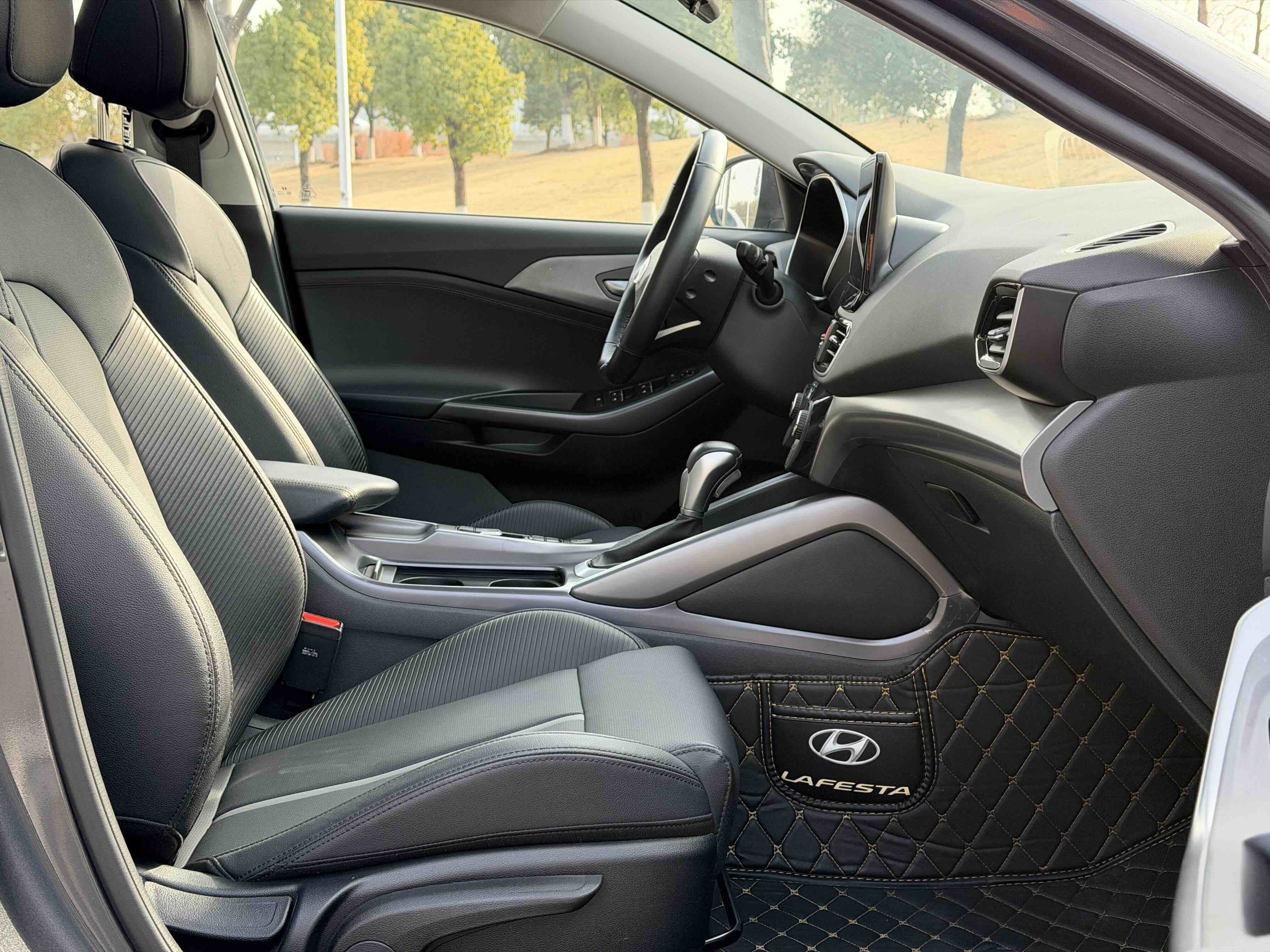 Hyundai Lafesta 2020 #17 Hyundai Lafesta 2020 car image #17