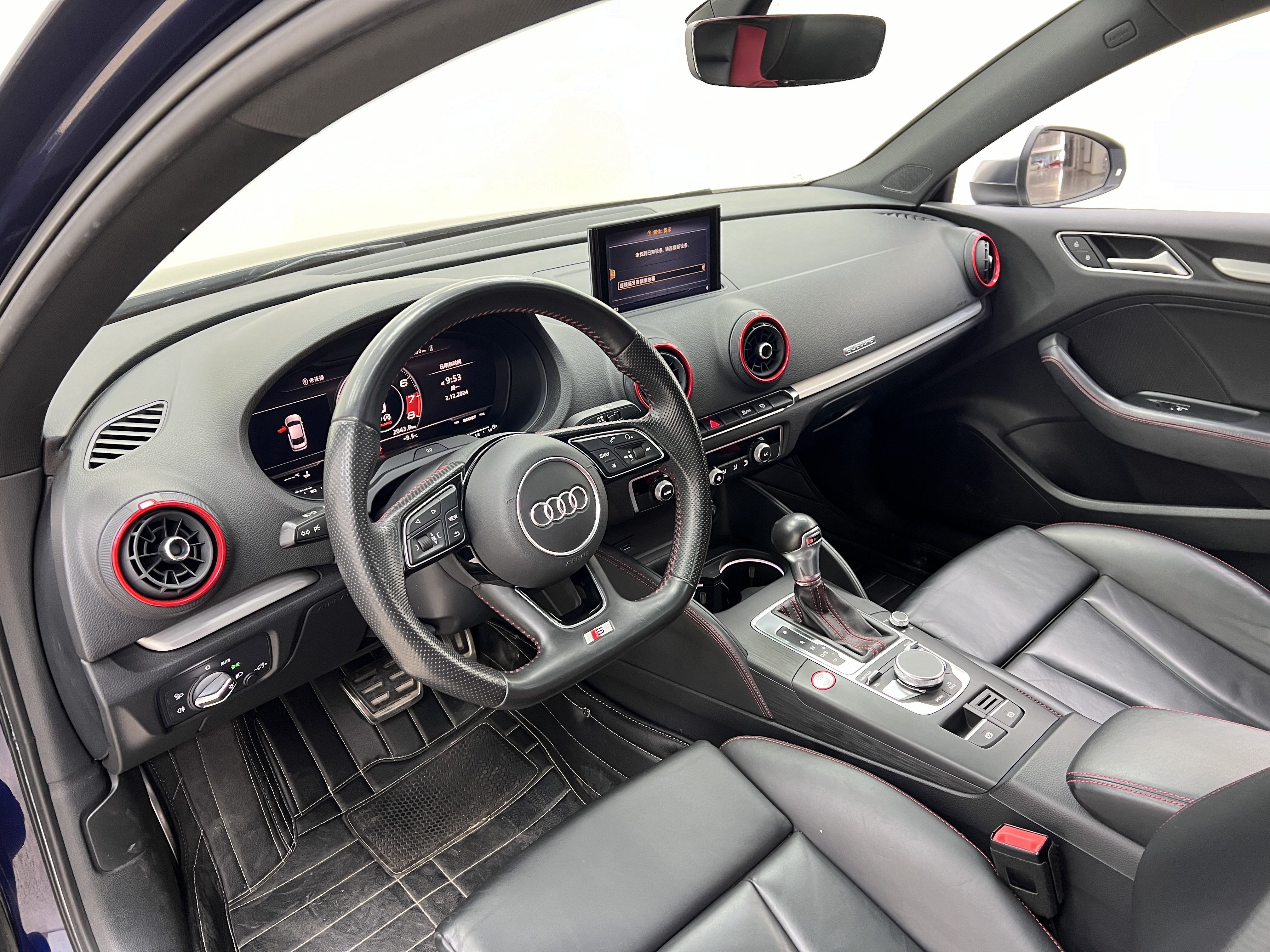 Audi S3 2019 car image #17