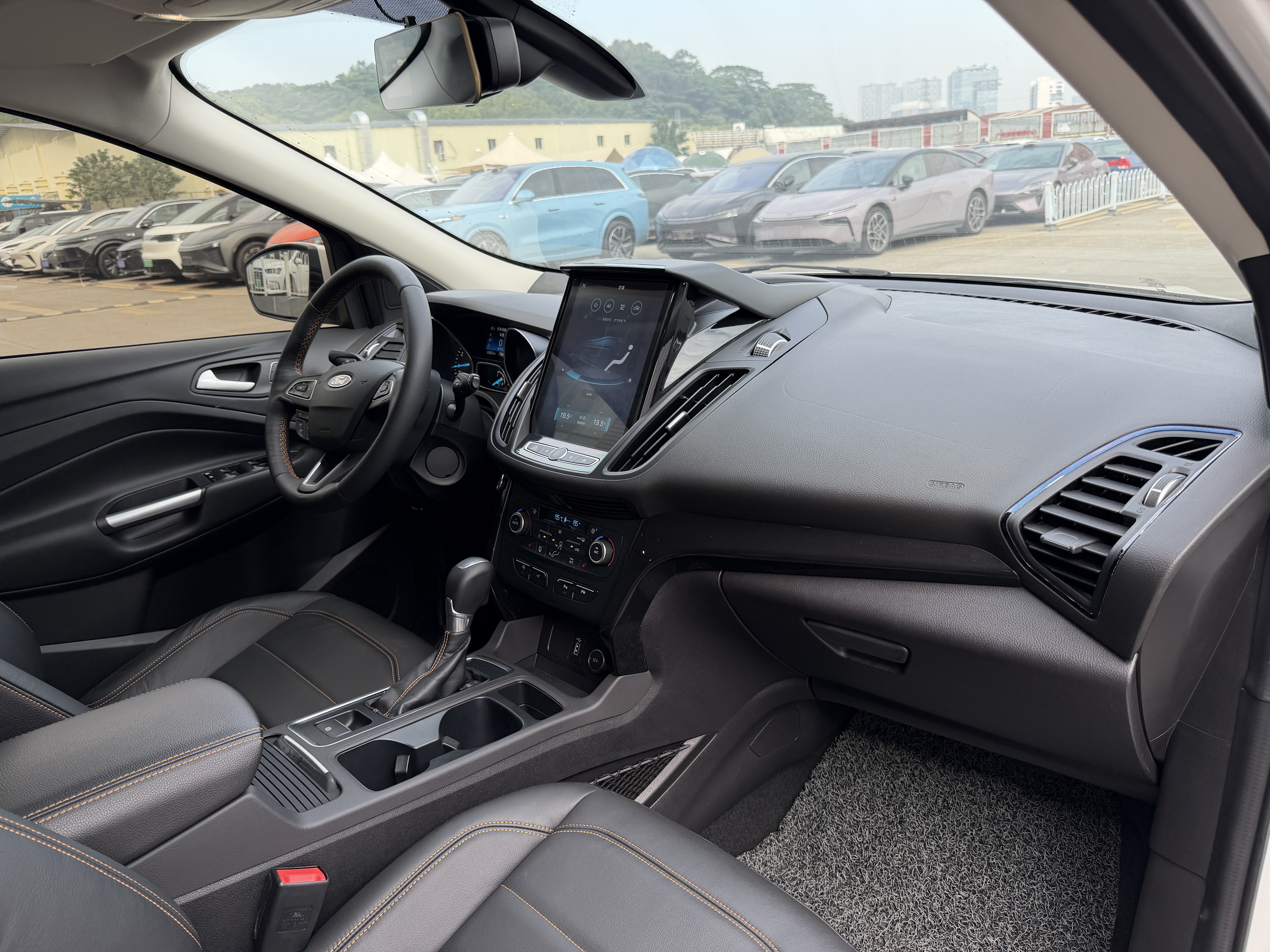 Ford Kuga 2019 #17 Ford Kuga 2019 car image #17