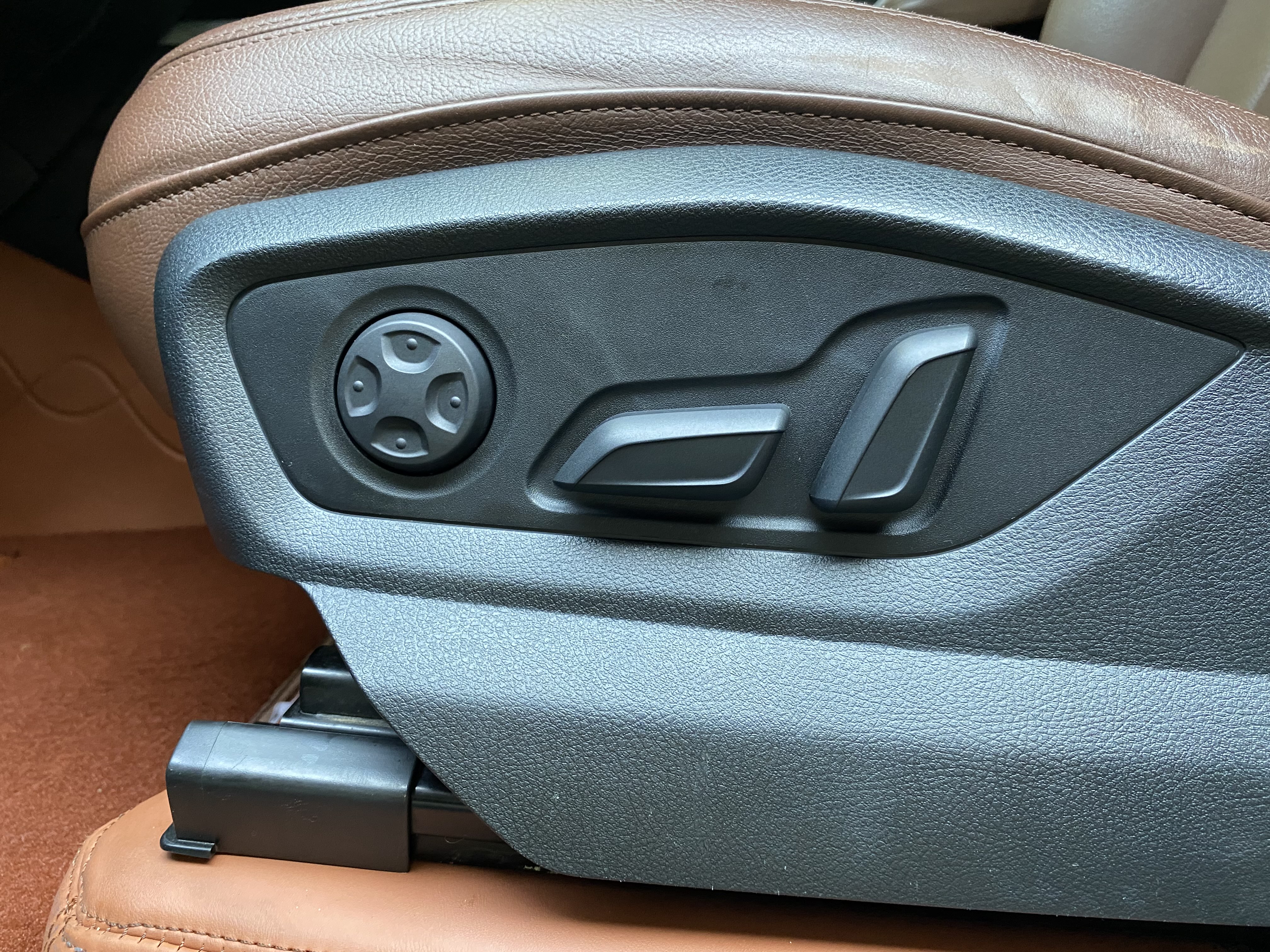 Audi Q7 New Energy 2019 car image #17