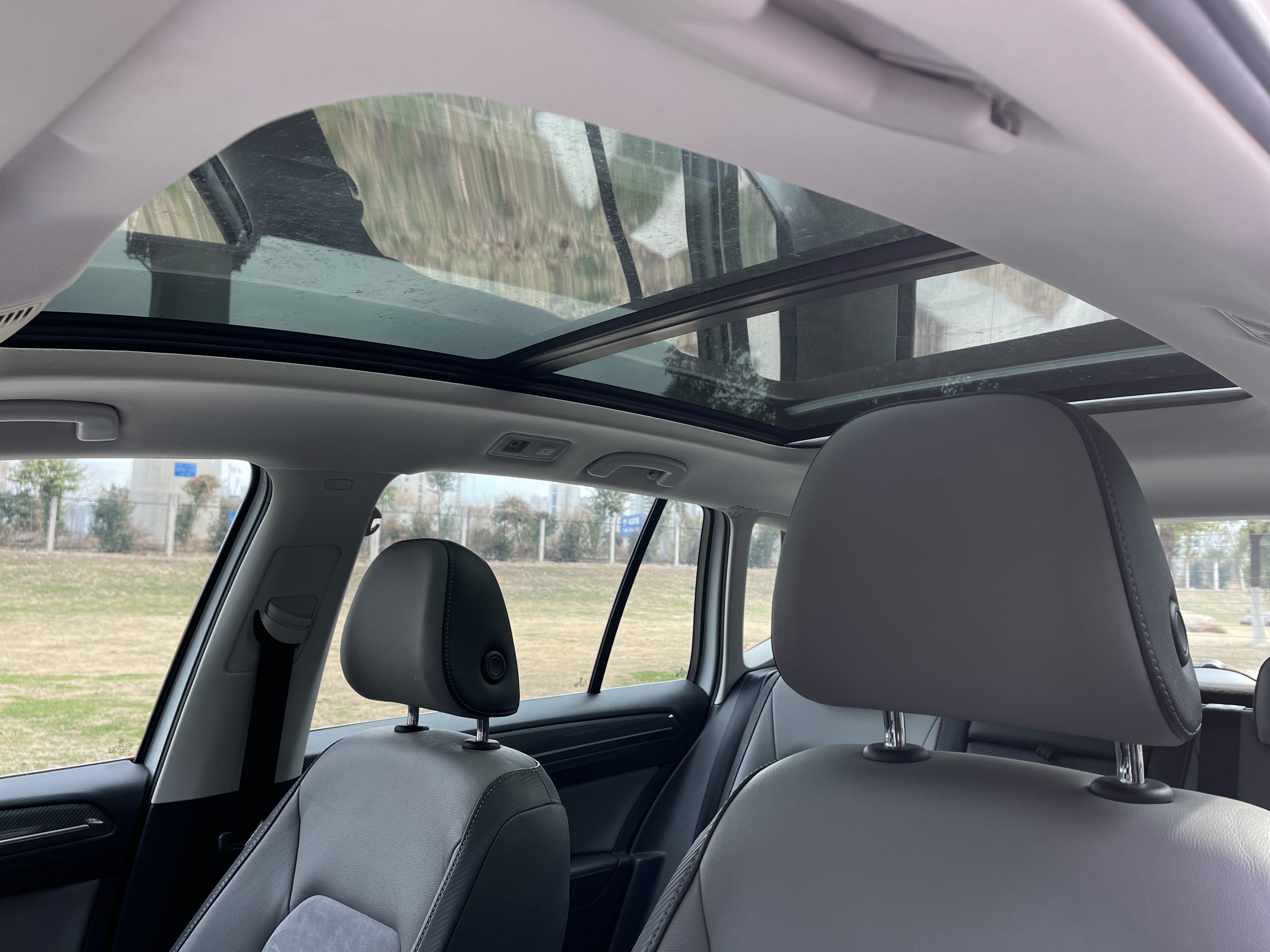 Volkswagen 2019 car image #17