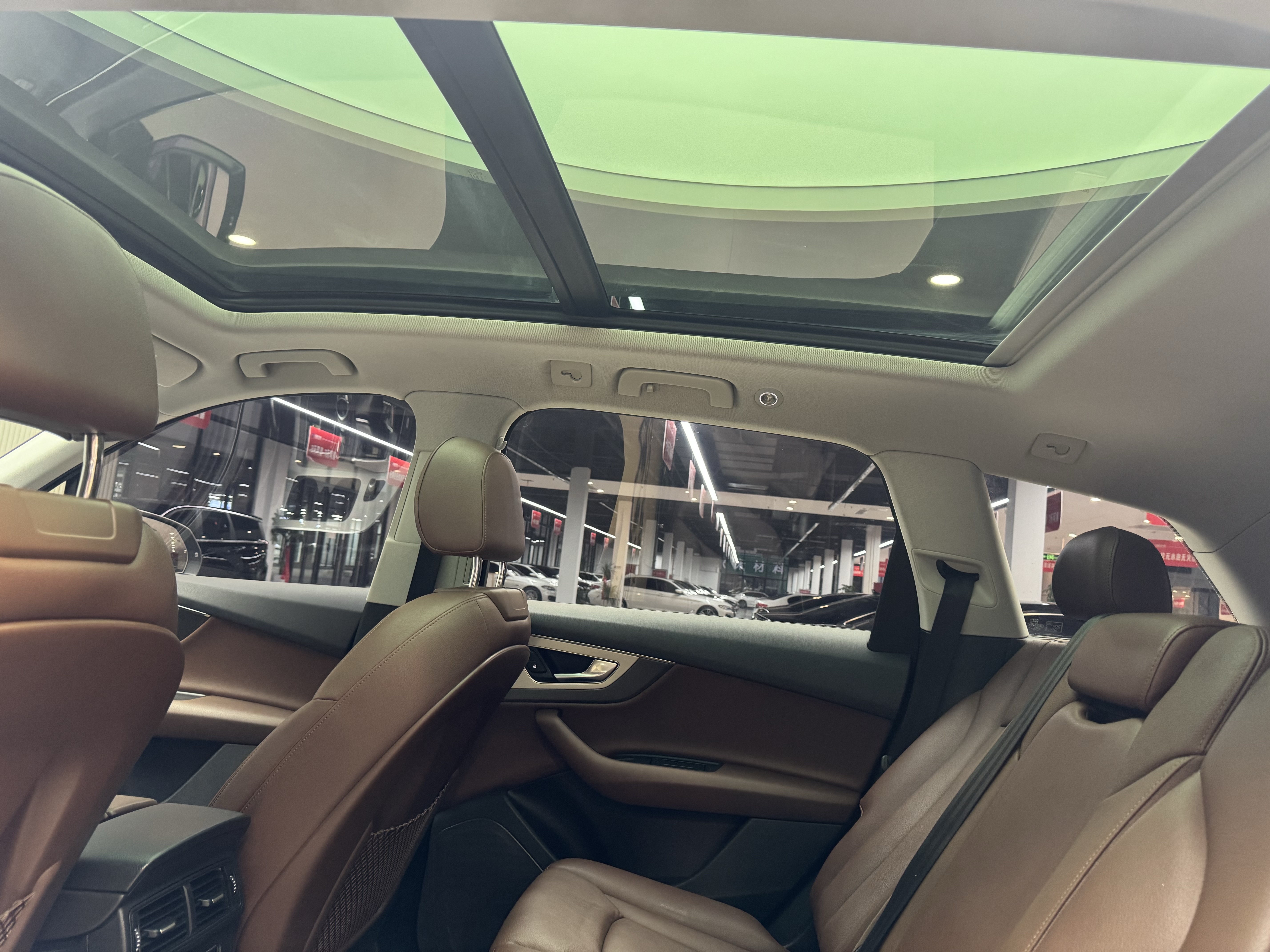 Audi Q7 2019 image de voiture #17