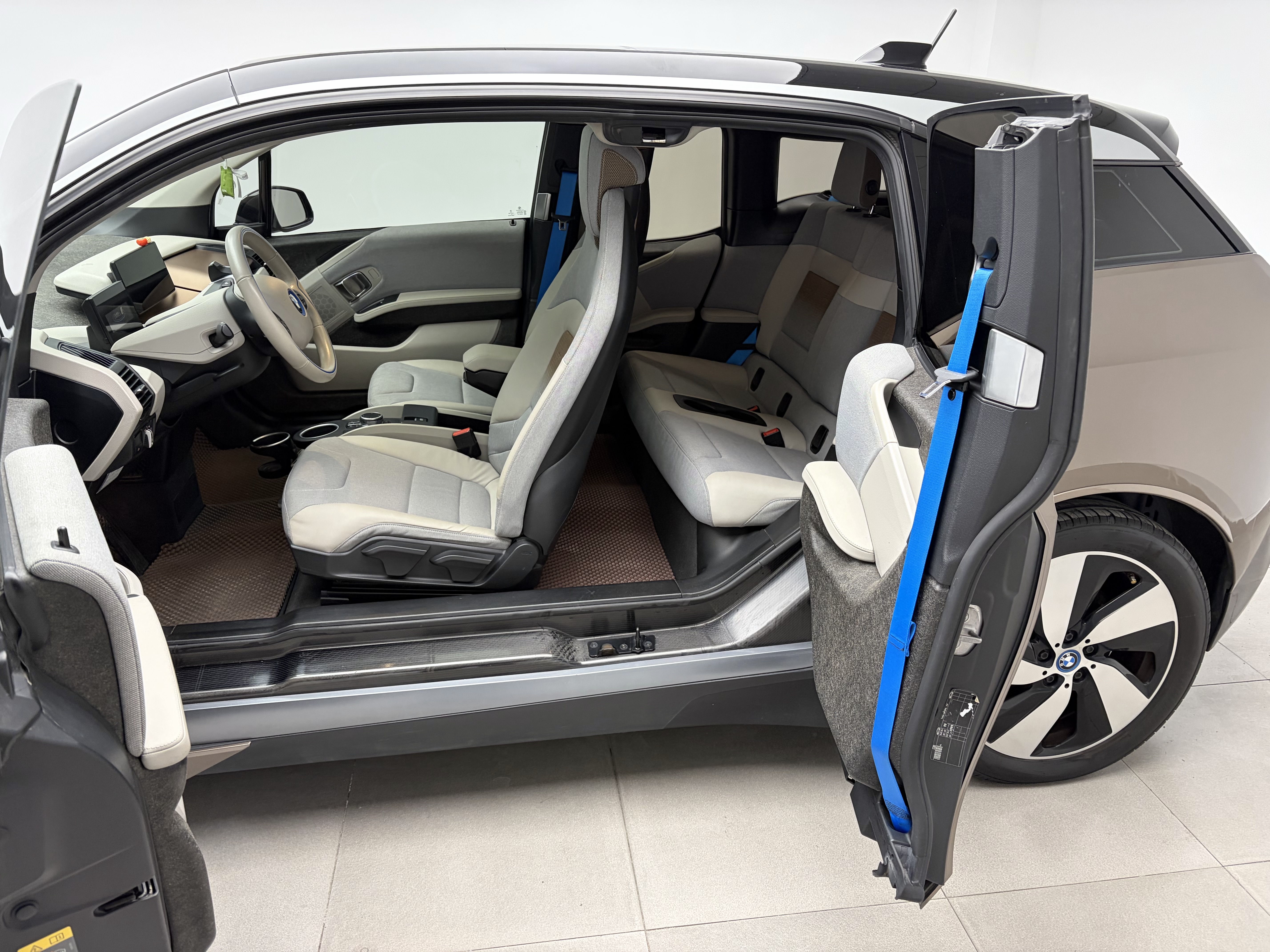 BMW i3 (Imported) 2019 #17 BMW i3 (Imported) 2019 car image #17