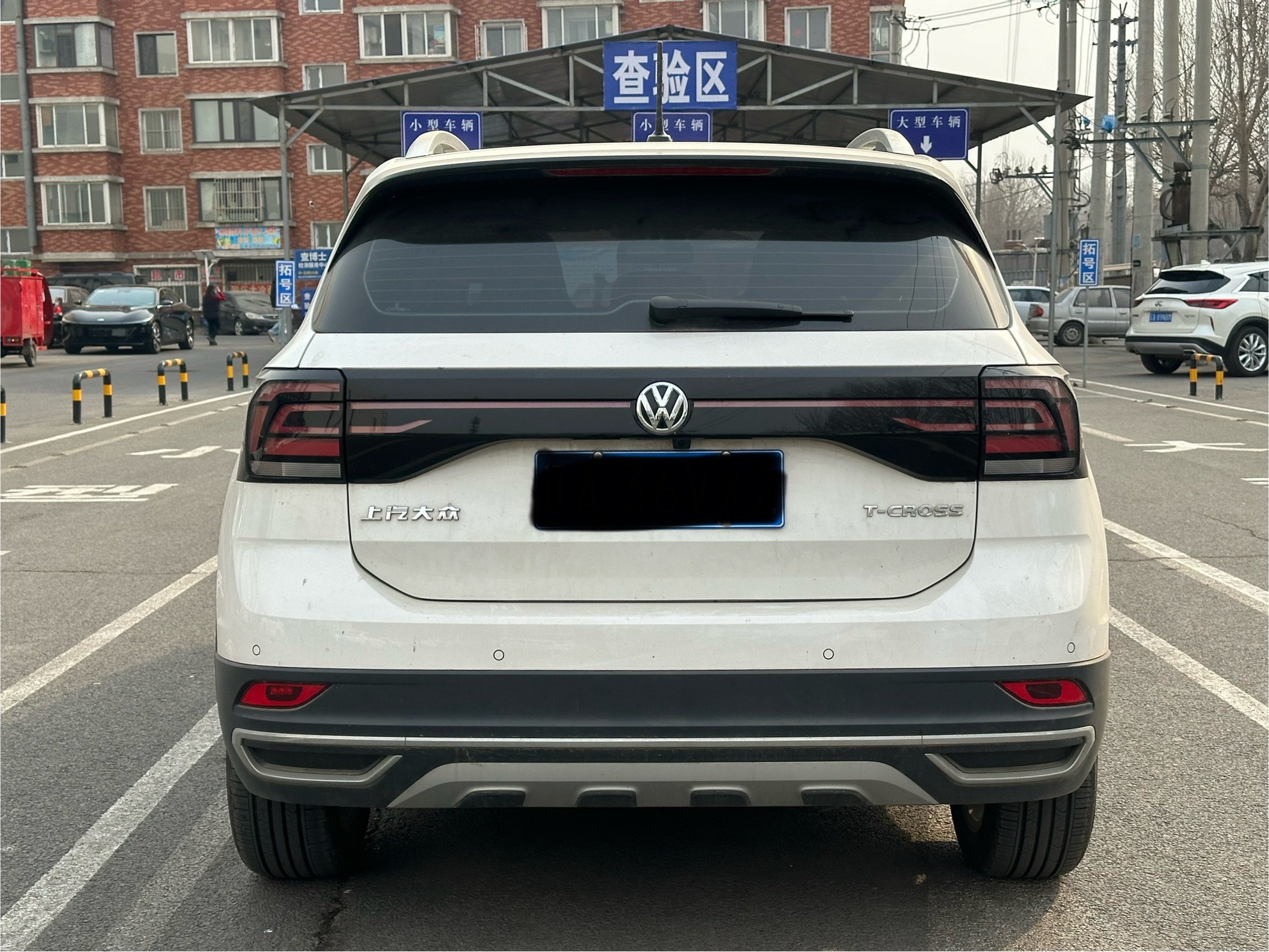 Volkswagen T-Cross 2019 car image #17
