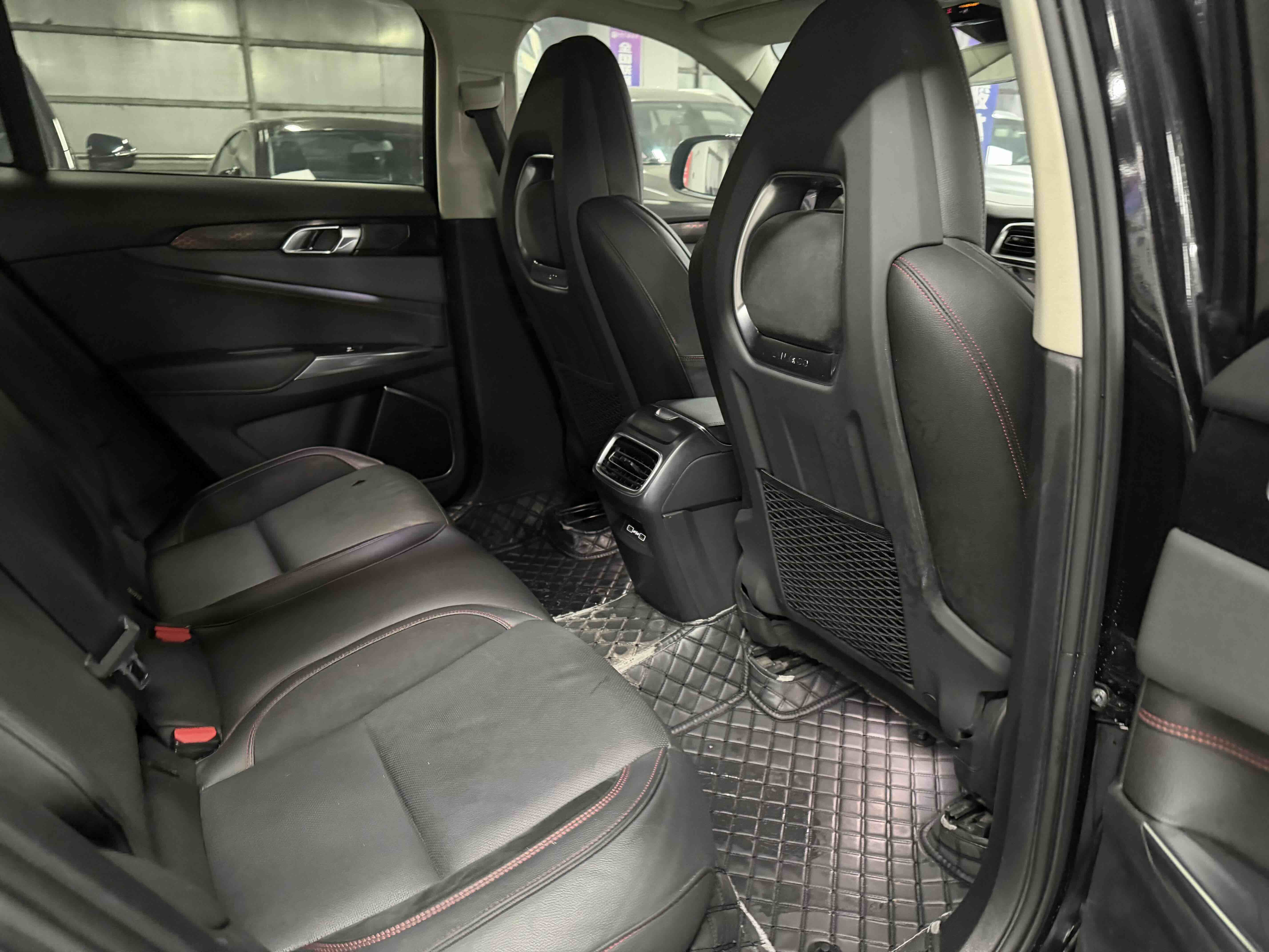 Lynk & Co 2019 car image #17