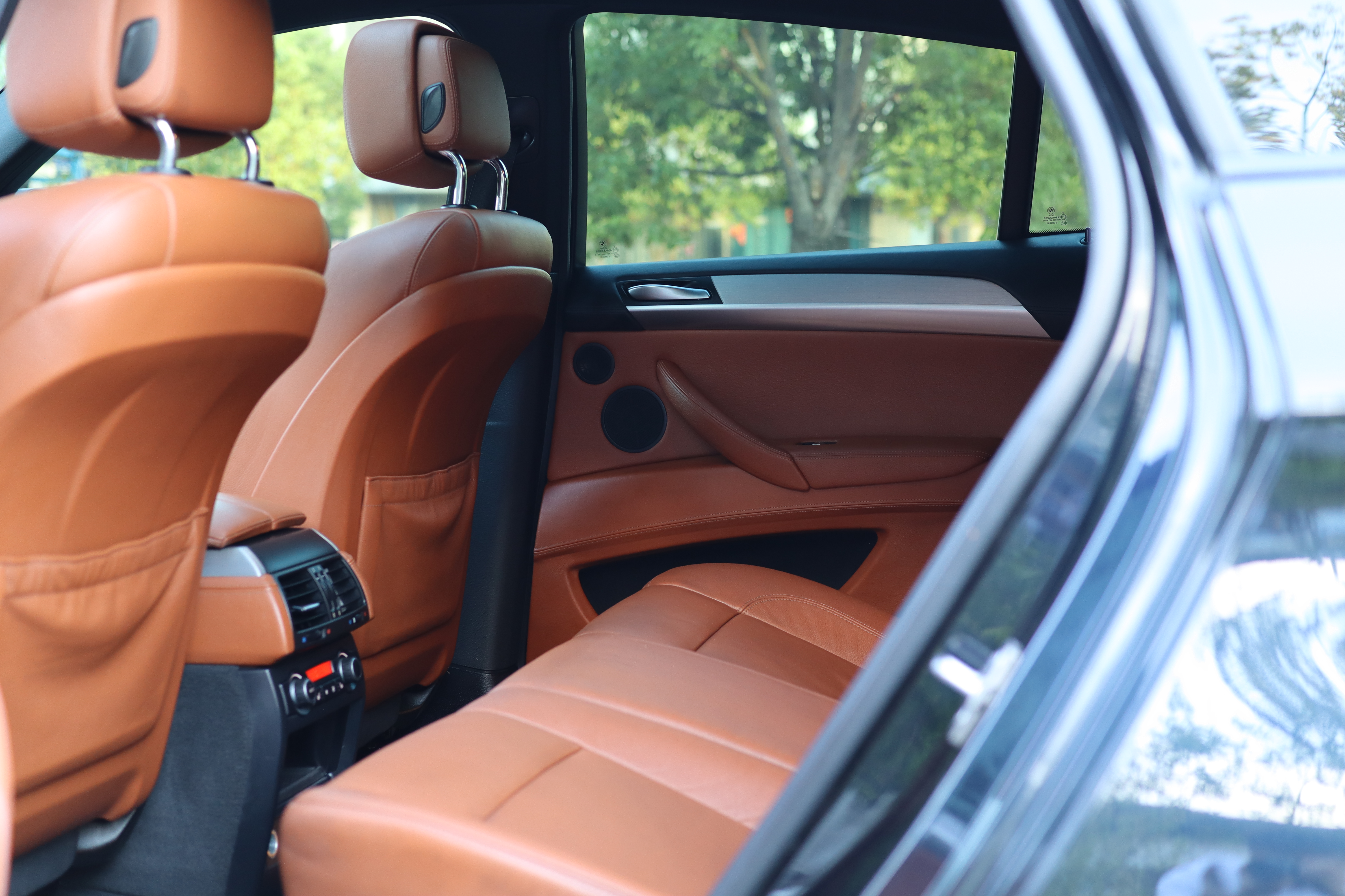 BMW X6 2012 car image #17