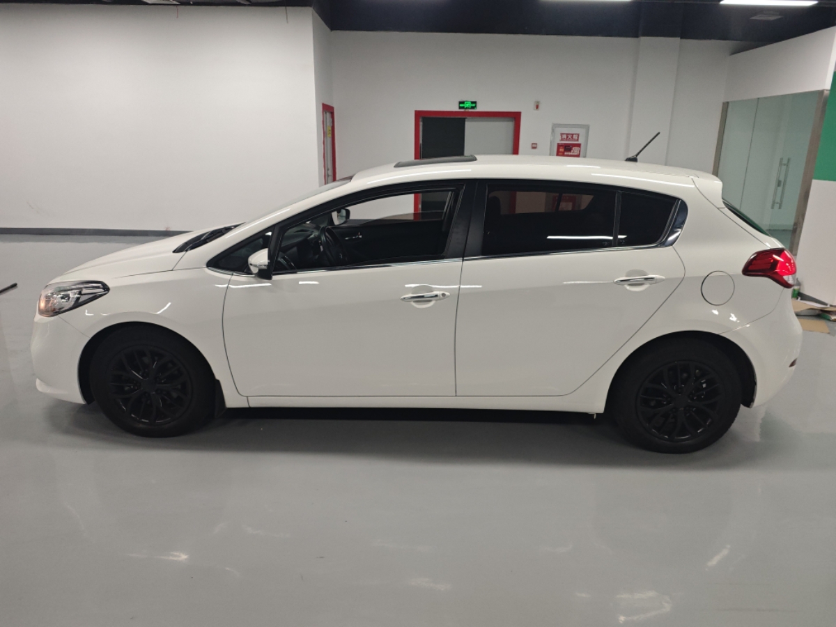 Kia Forte Koup 2014 car image #17