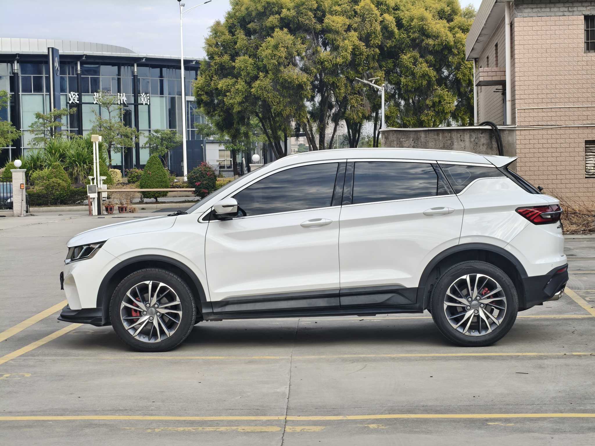 GEELY Coolray 2022 #17 GEELY Coolray 2022 car image #17
