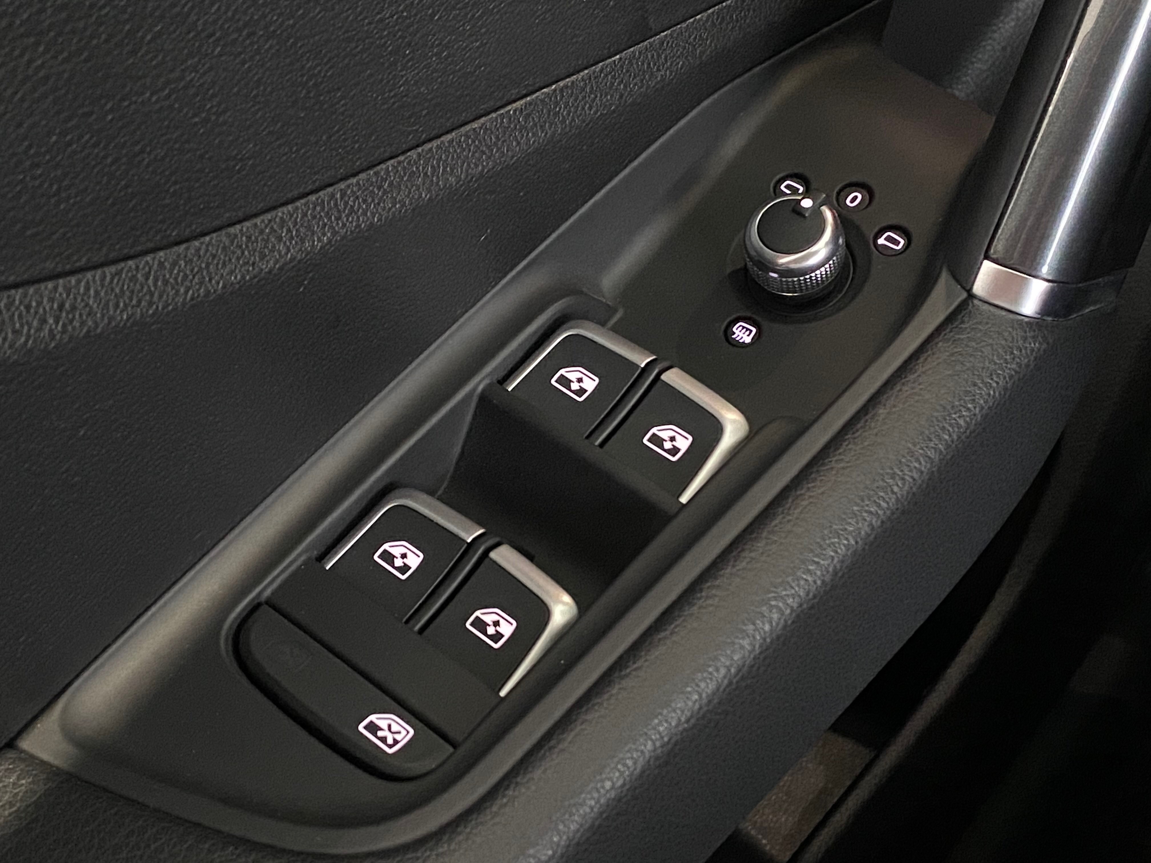 Audi Q2L 2020 #17 Audi Q2L 2020 car image #17