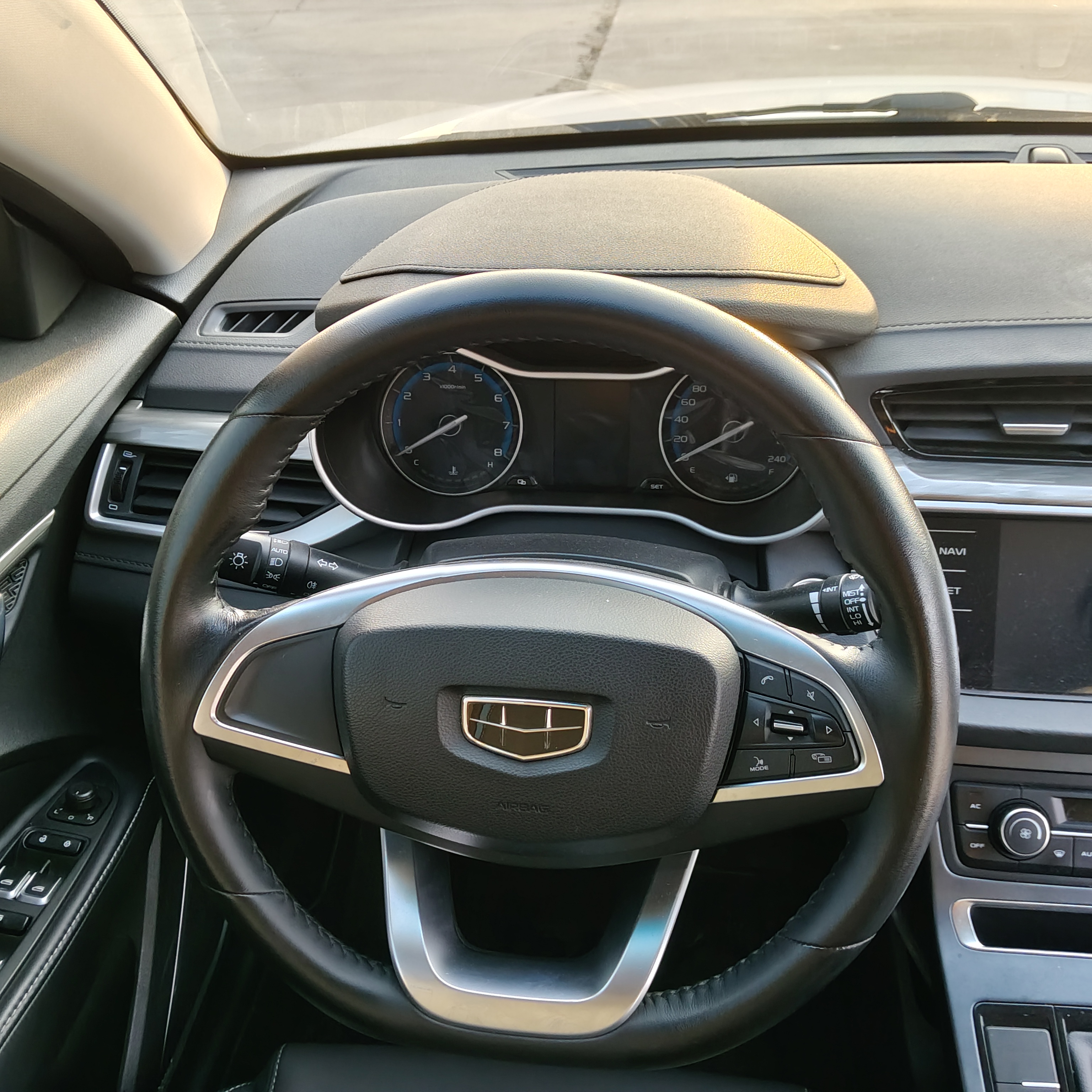 GEELY Emgrand 2019 #17 GEELY Emgrand 2019 car image #17