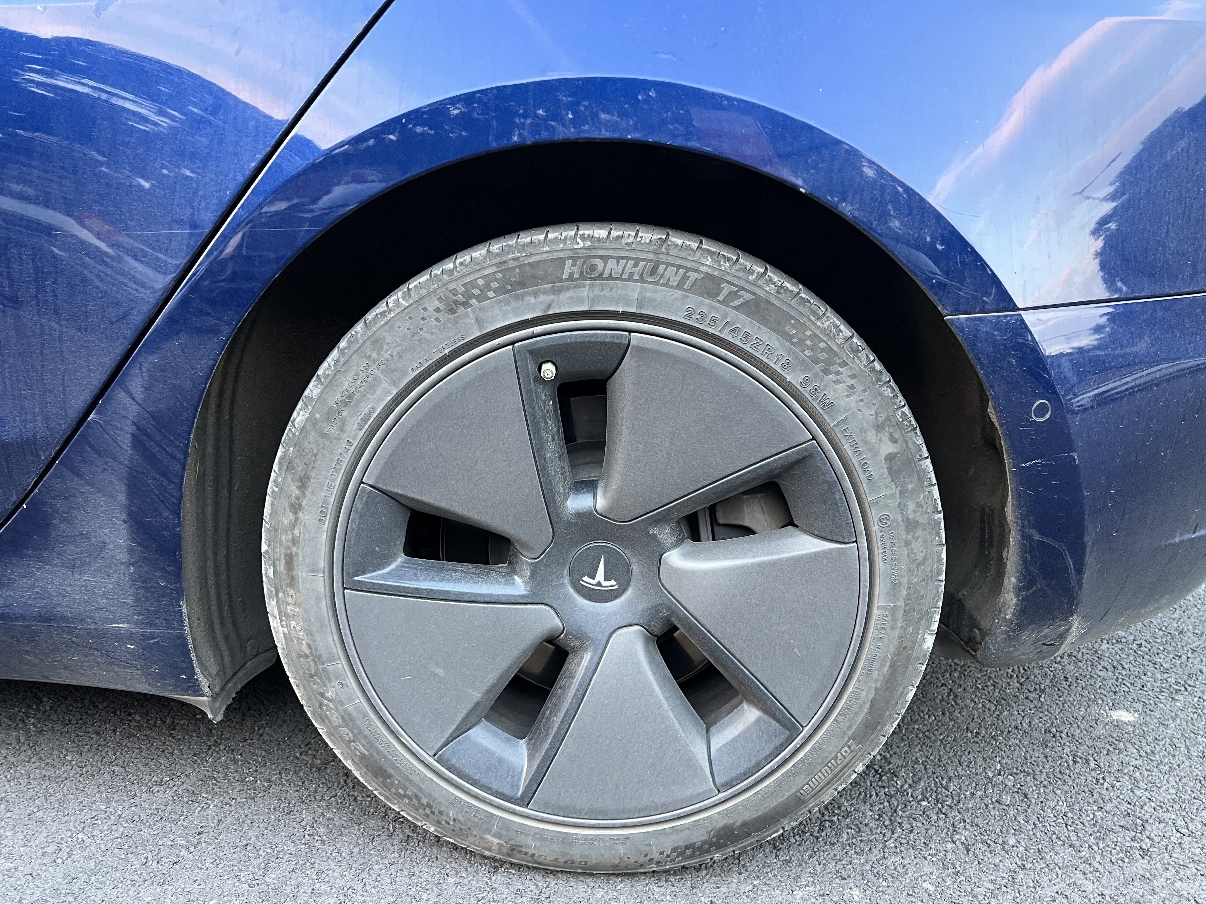 Tesla Model 3 2020 car image #17
