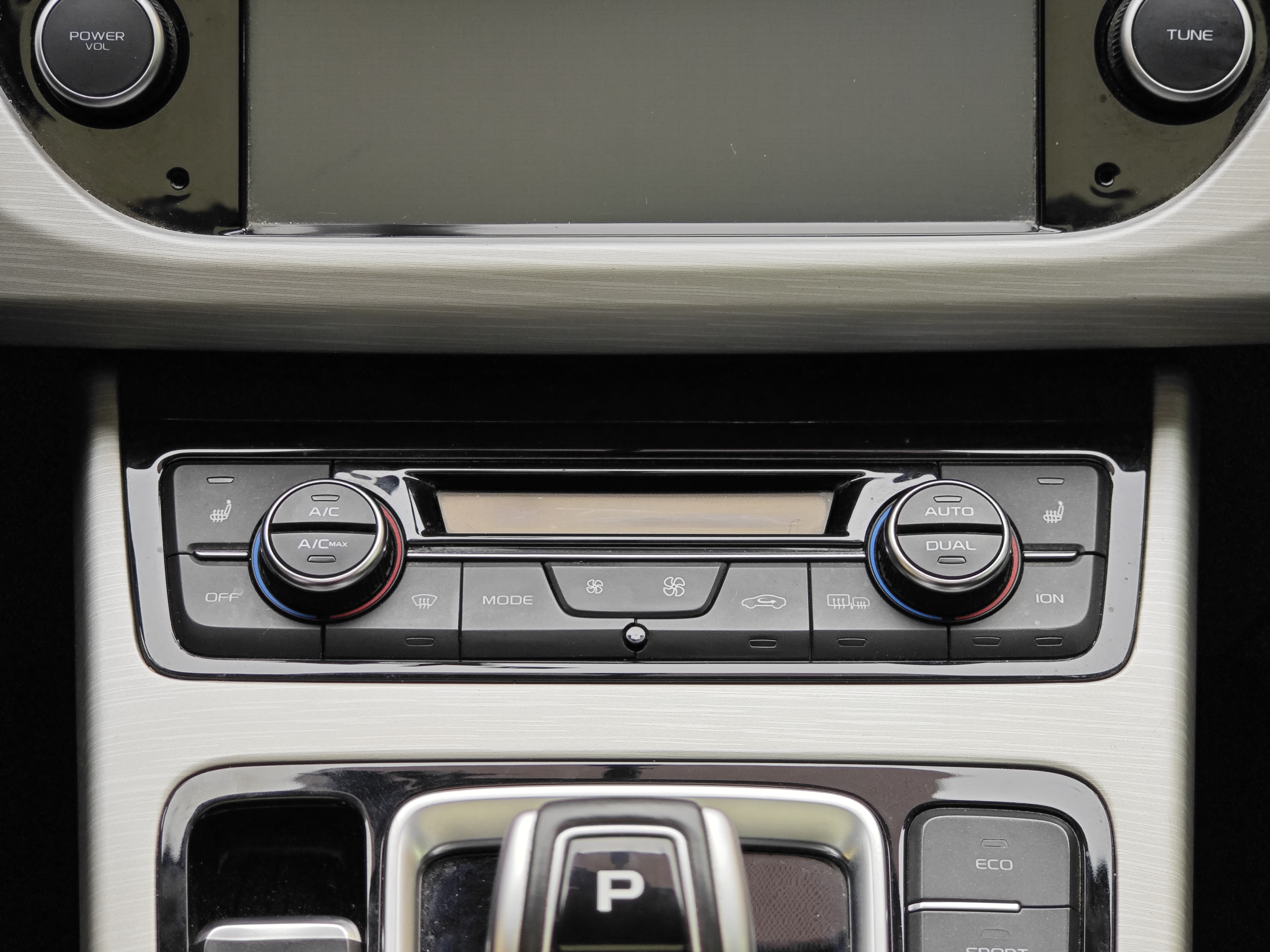 GEELY Boyue 2020 #17 GEELY Boyue 2020 car image #17
