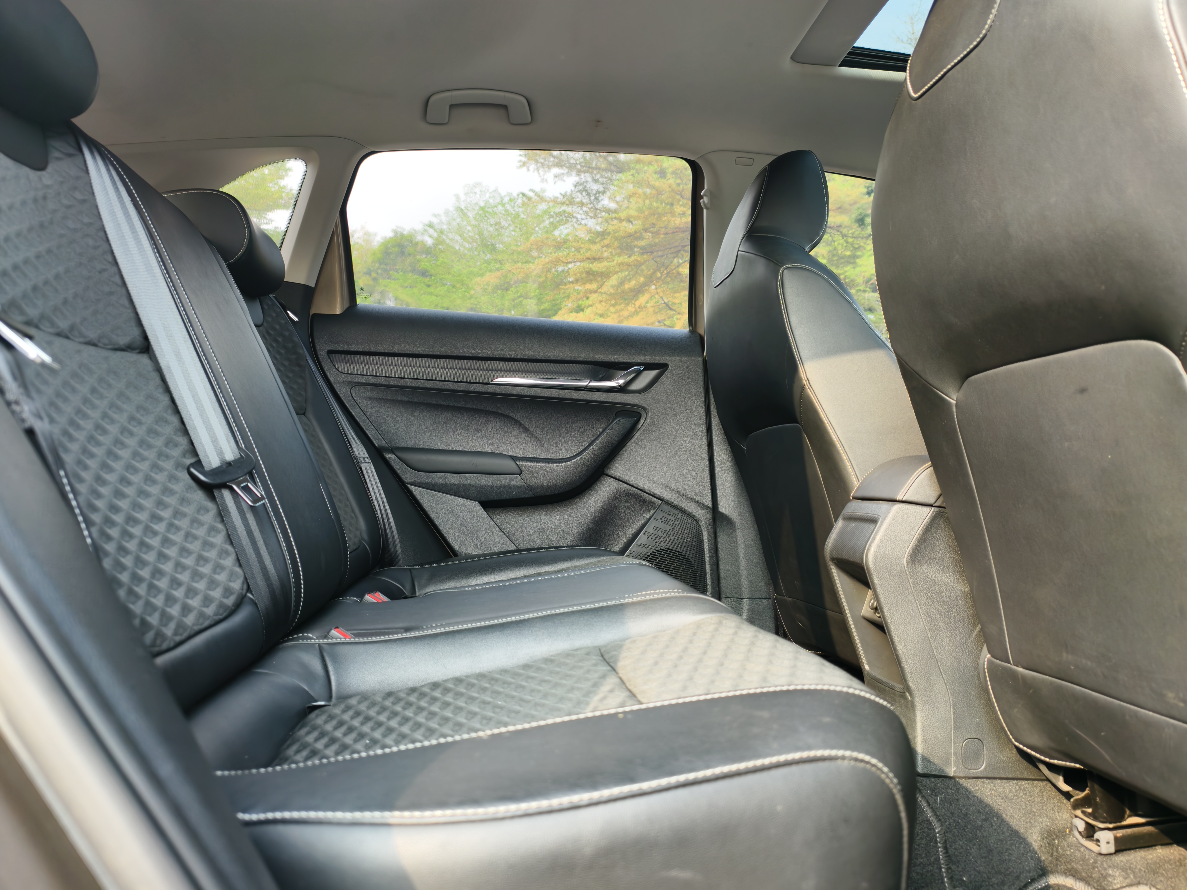 Skoda Kamiq 2020 imagem de carro #17