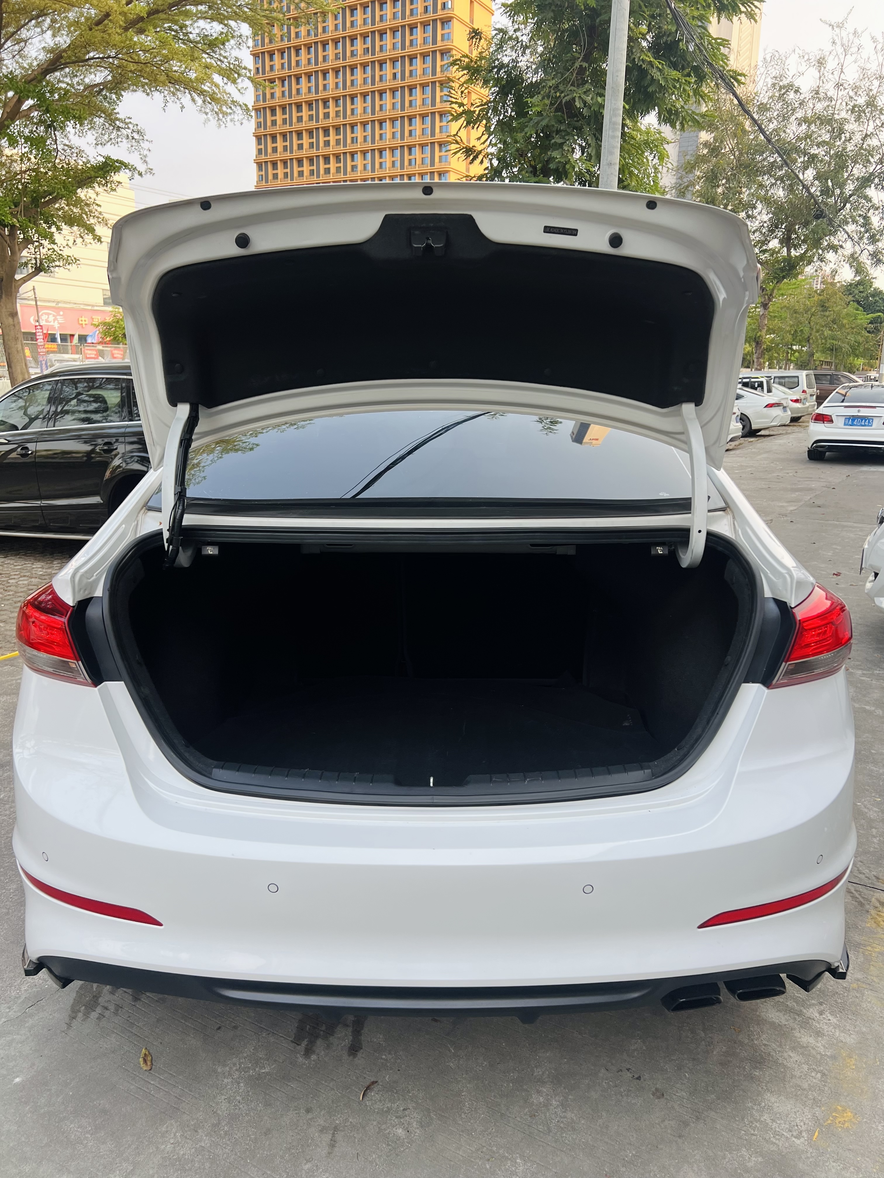 Hyundai Elantra AD 2019 car image #17