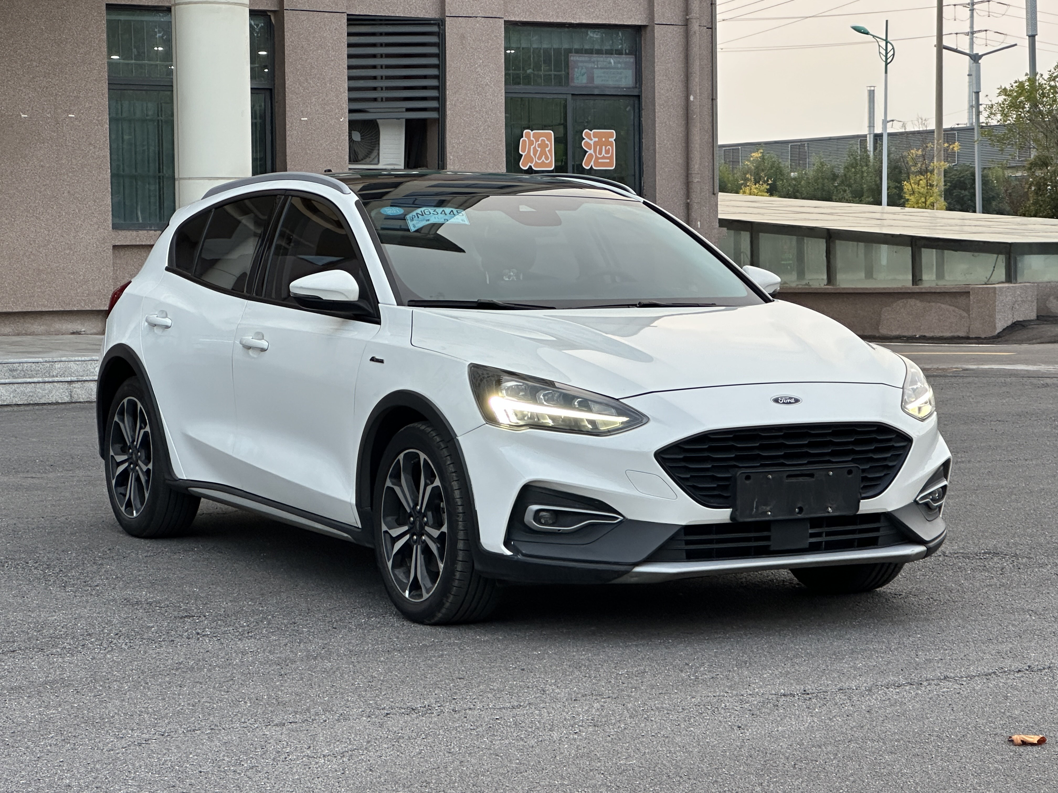 Ford Focus Active 2020 car image #17