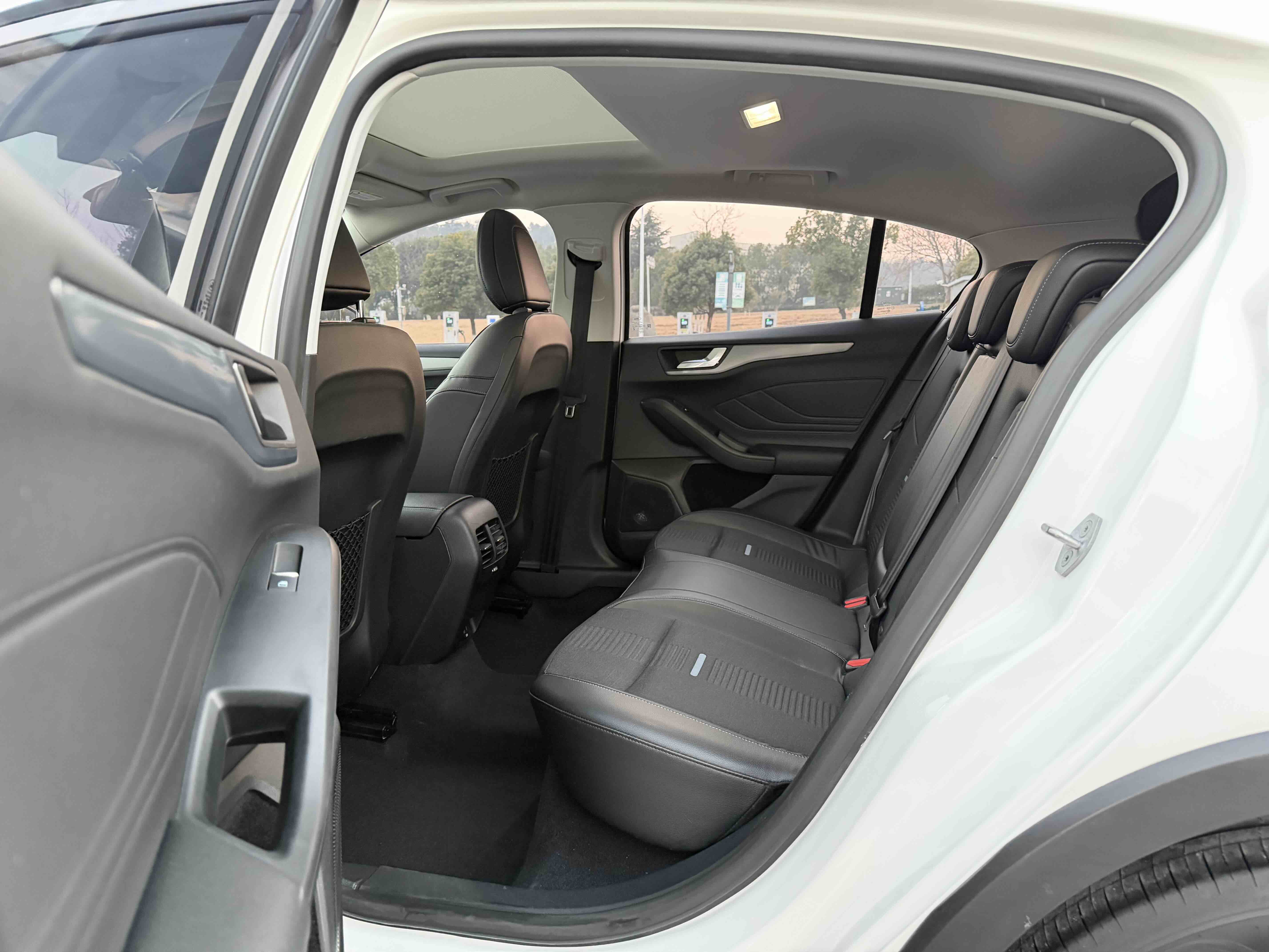 Ford Focus Active 2020 #17 Ford Focus Active 2020 car image #17