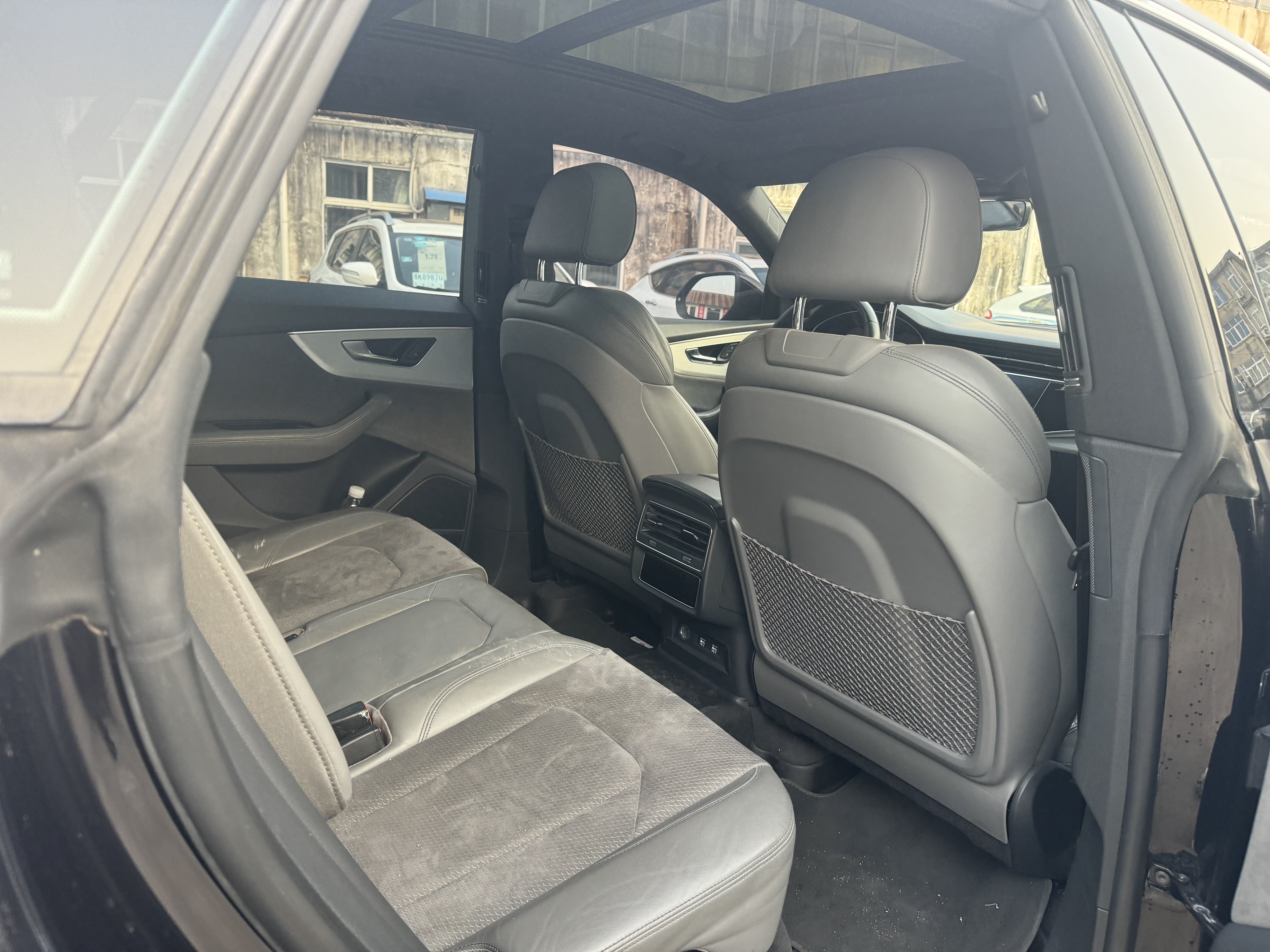 Audi Q8 2020 car image #17