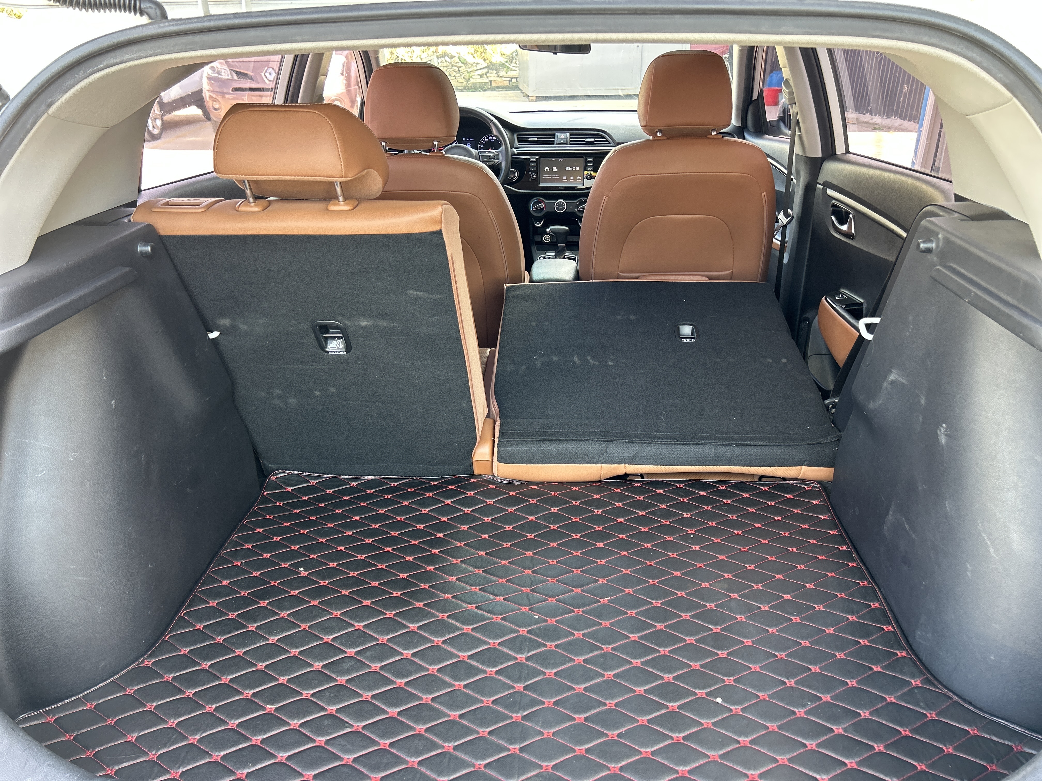 Kia Rio Cross 2018 صورة سيارة #17