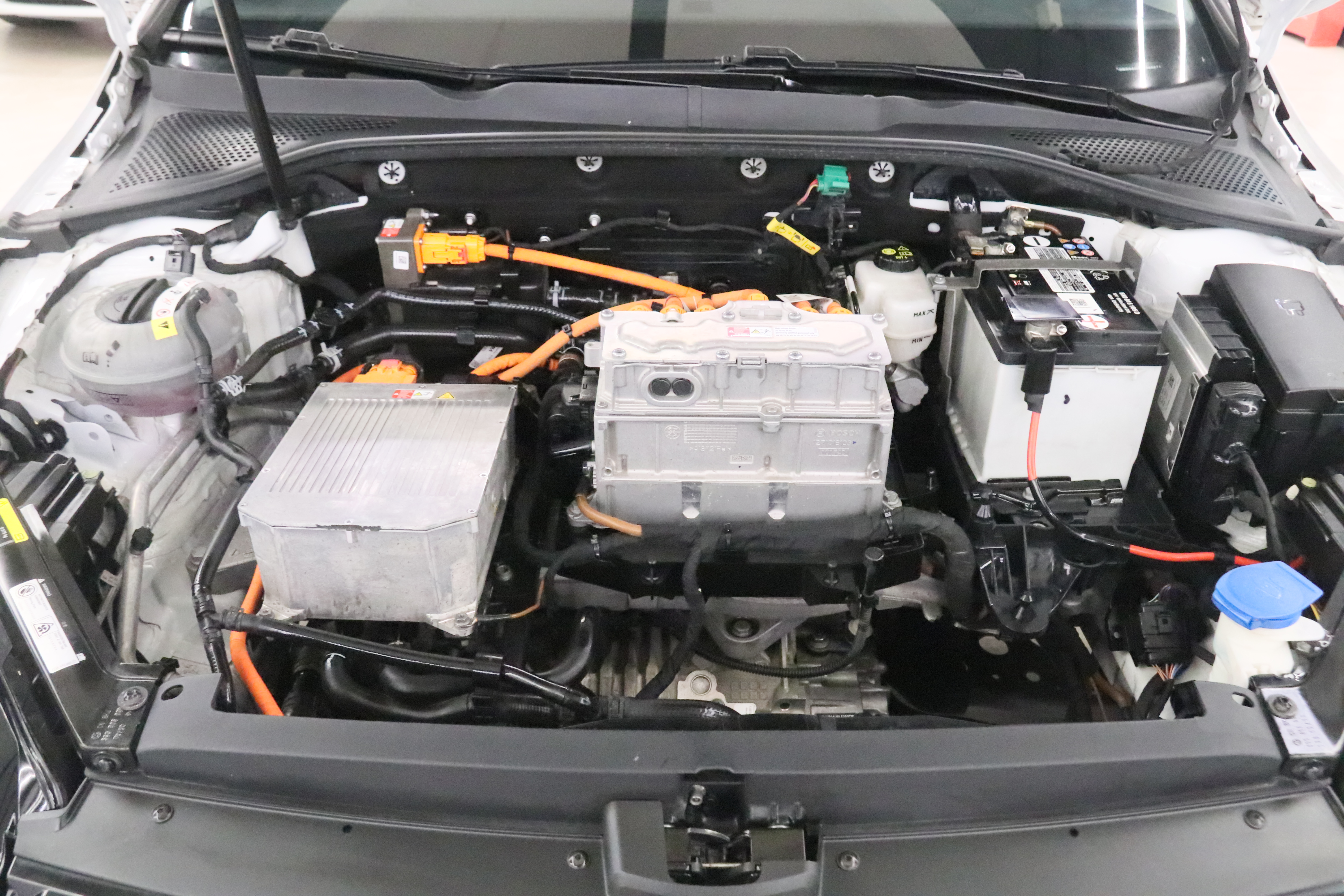 Volkswagen Golf Pure Electric 2020 #17 Volkswagen Golf Pure Electric 2020 car image #17