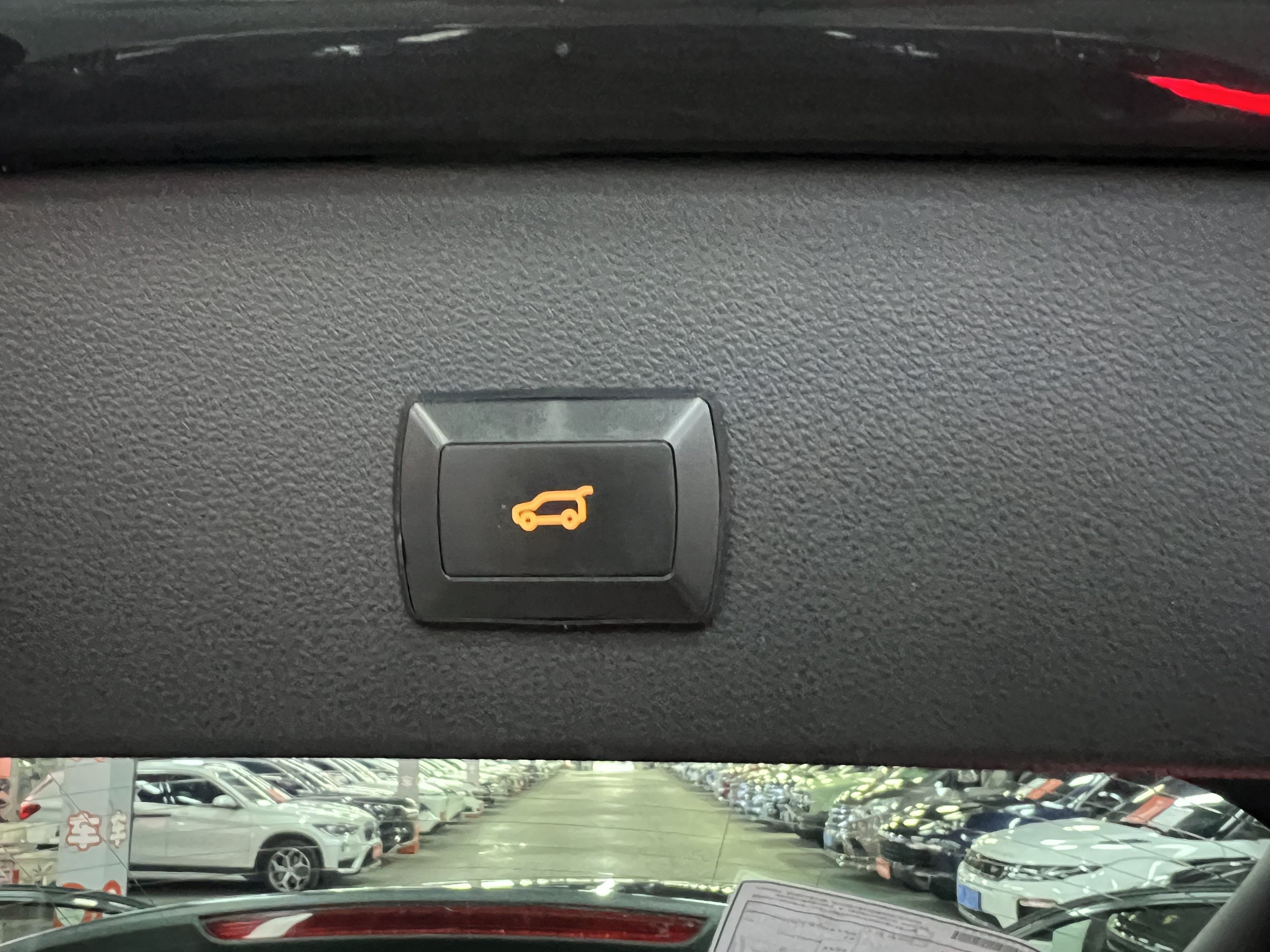 Audi Q2L e-tron 2021 car image #17