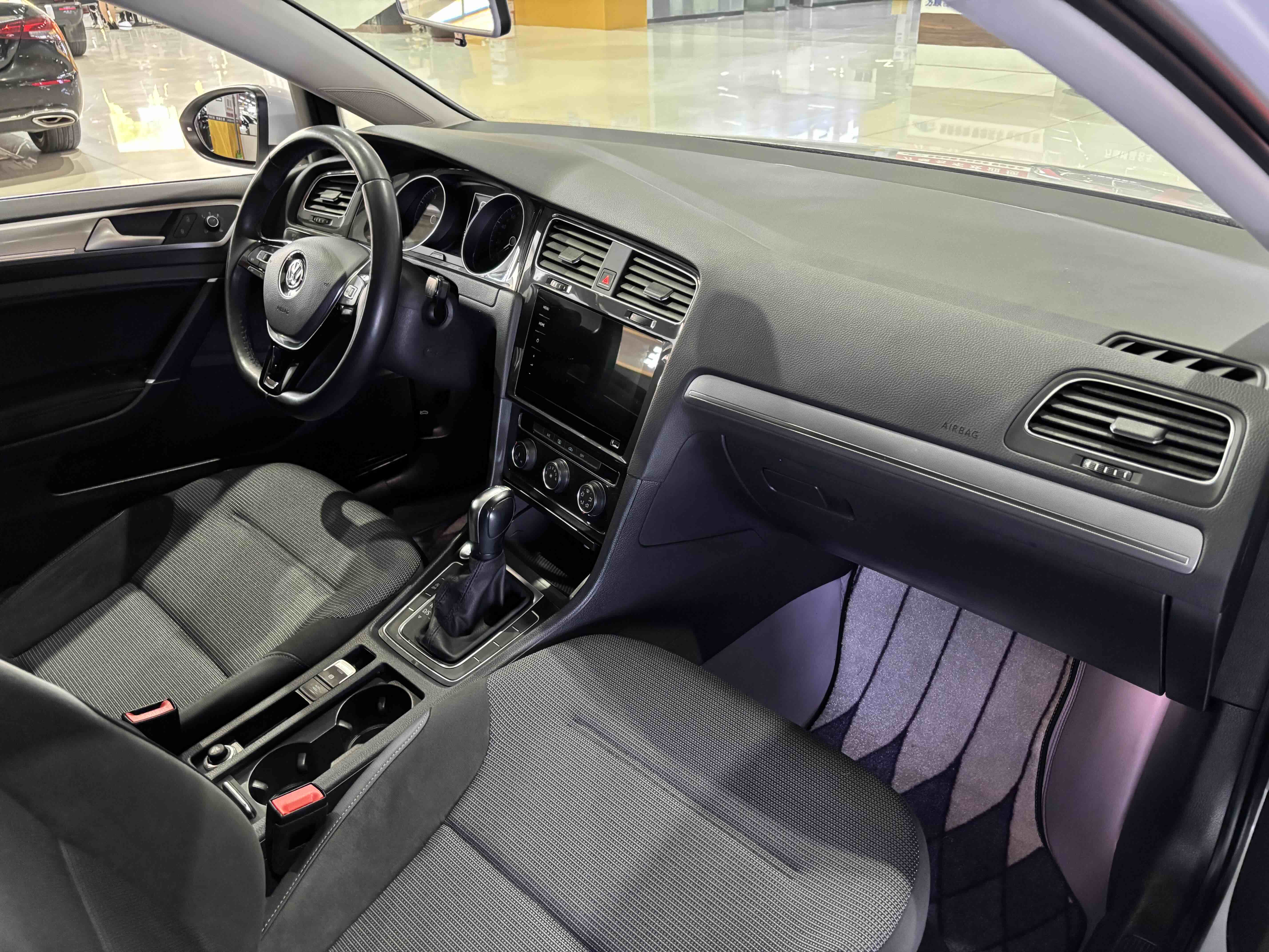Volkswagen Golf 2020 #17 Volkswagen Golf 2020 car image #17