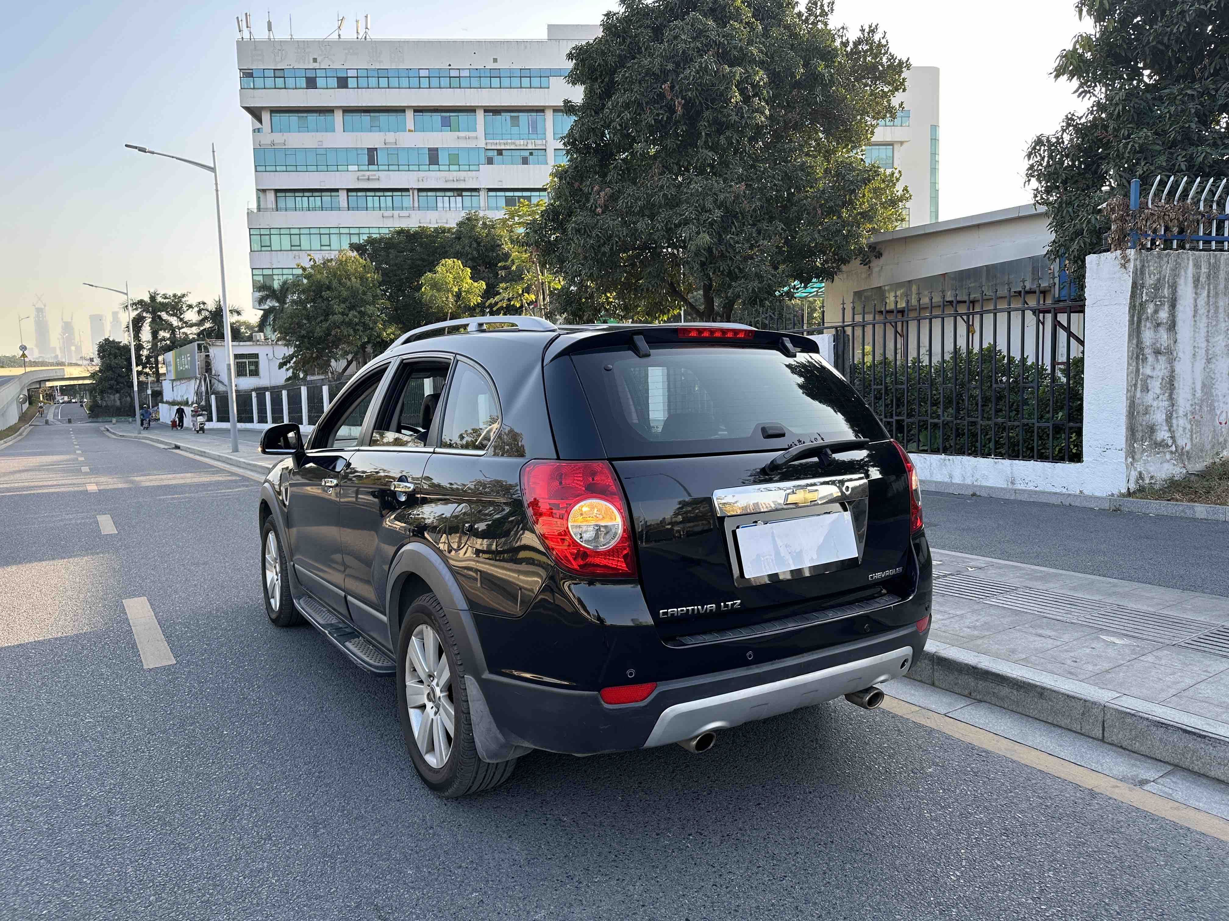 Chevrolet Captiva (Imported) 2011 car image #17