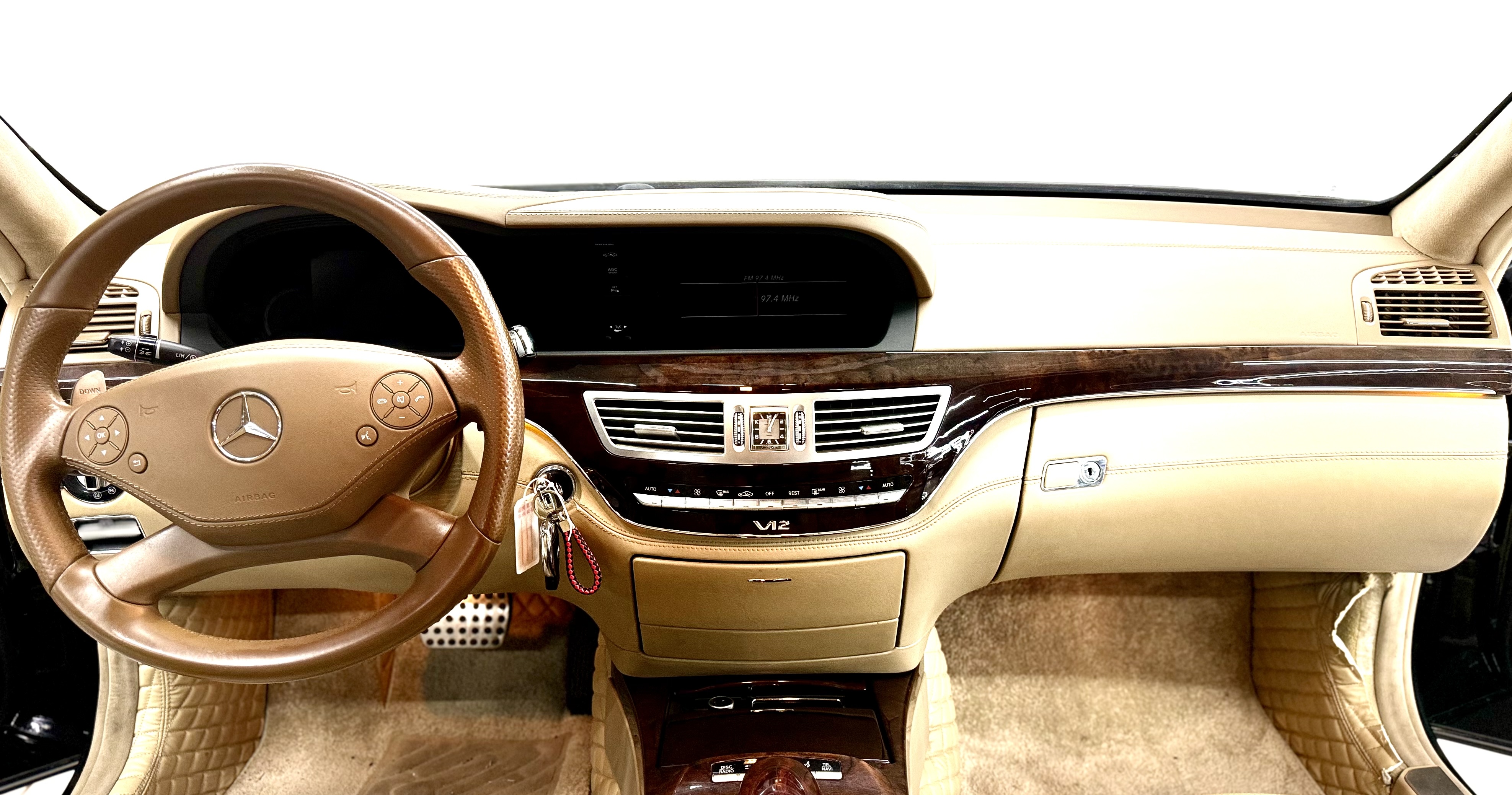 Mercedes-Benz S AMG 2010 car image #17