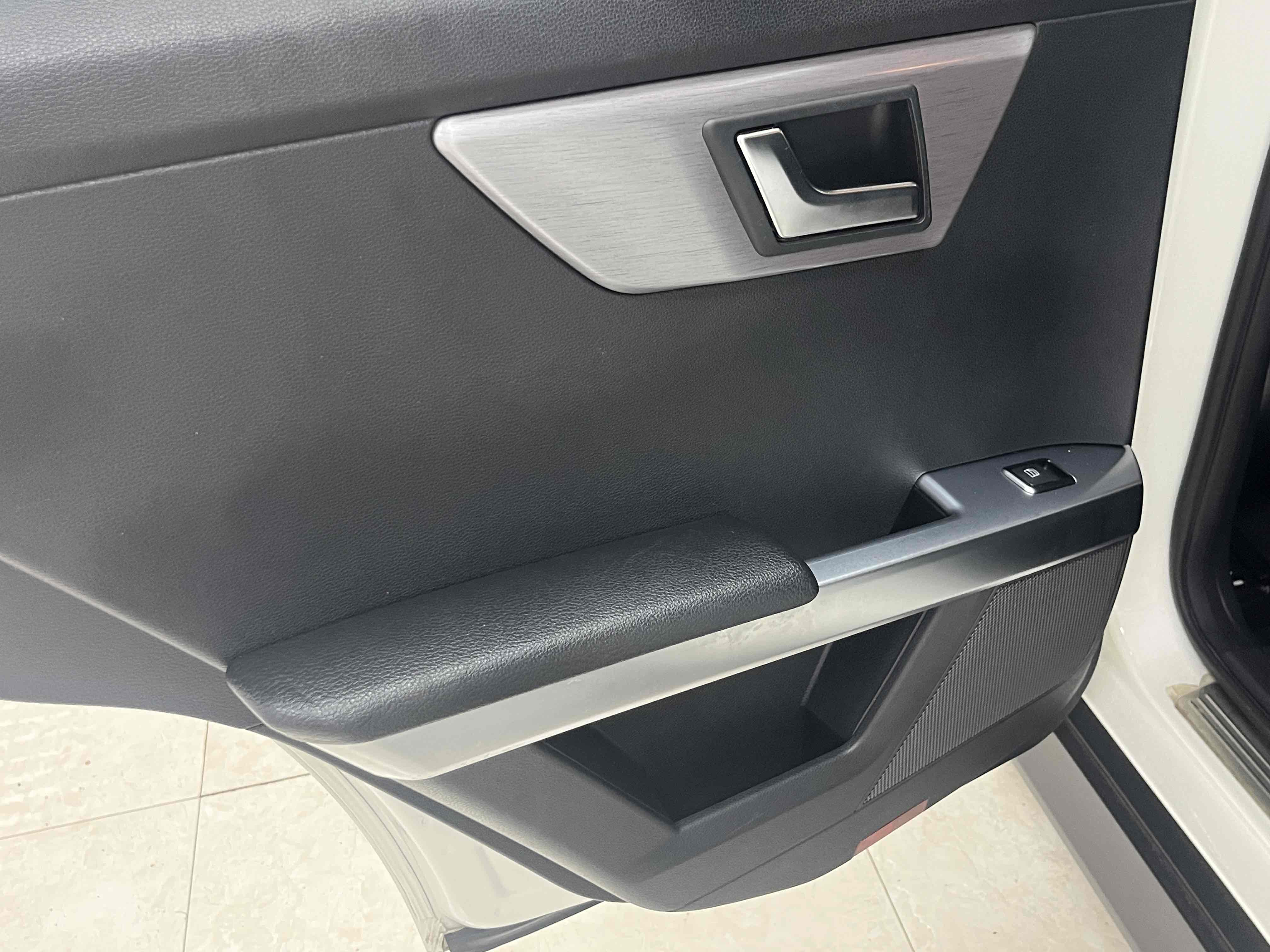 Mercedes-Benz GLK Class (Imported) 2012 #17 Mercedes-Benz GLK Class (Imported) 2012 car image #17