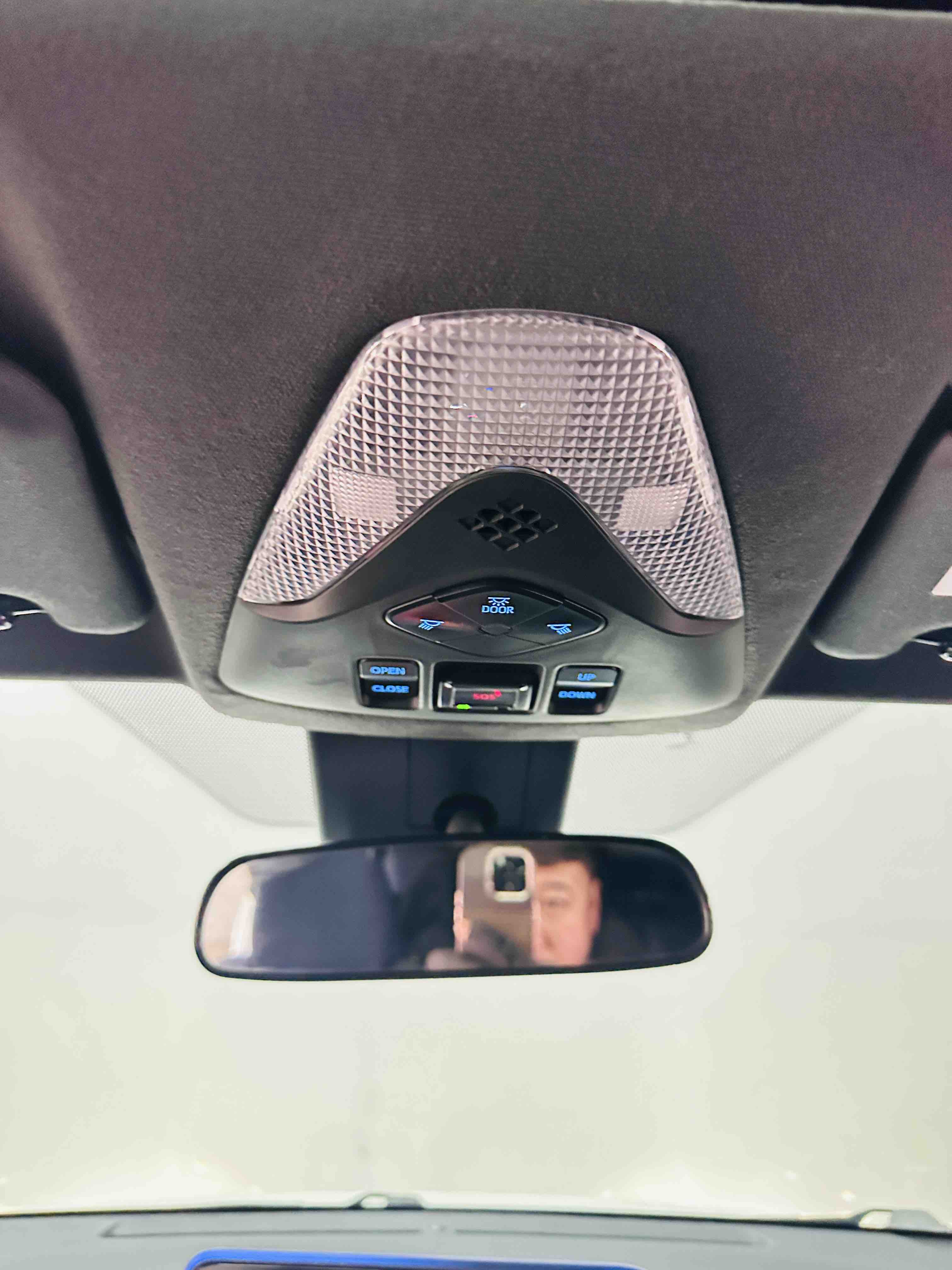 Toyota C-HR EV 2021 immagine di auto #17