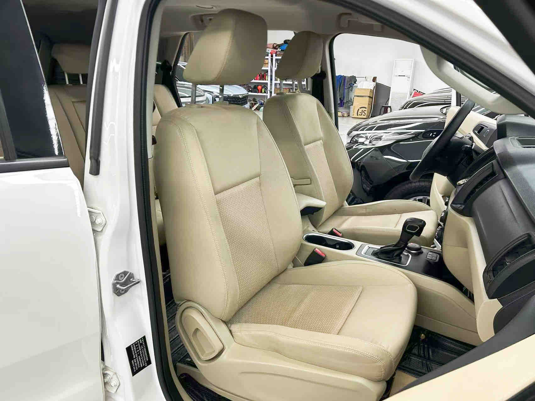 Ford Everest 2020 car image #17