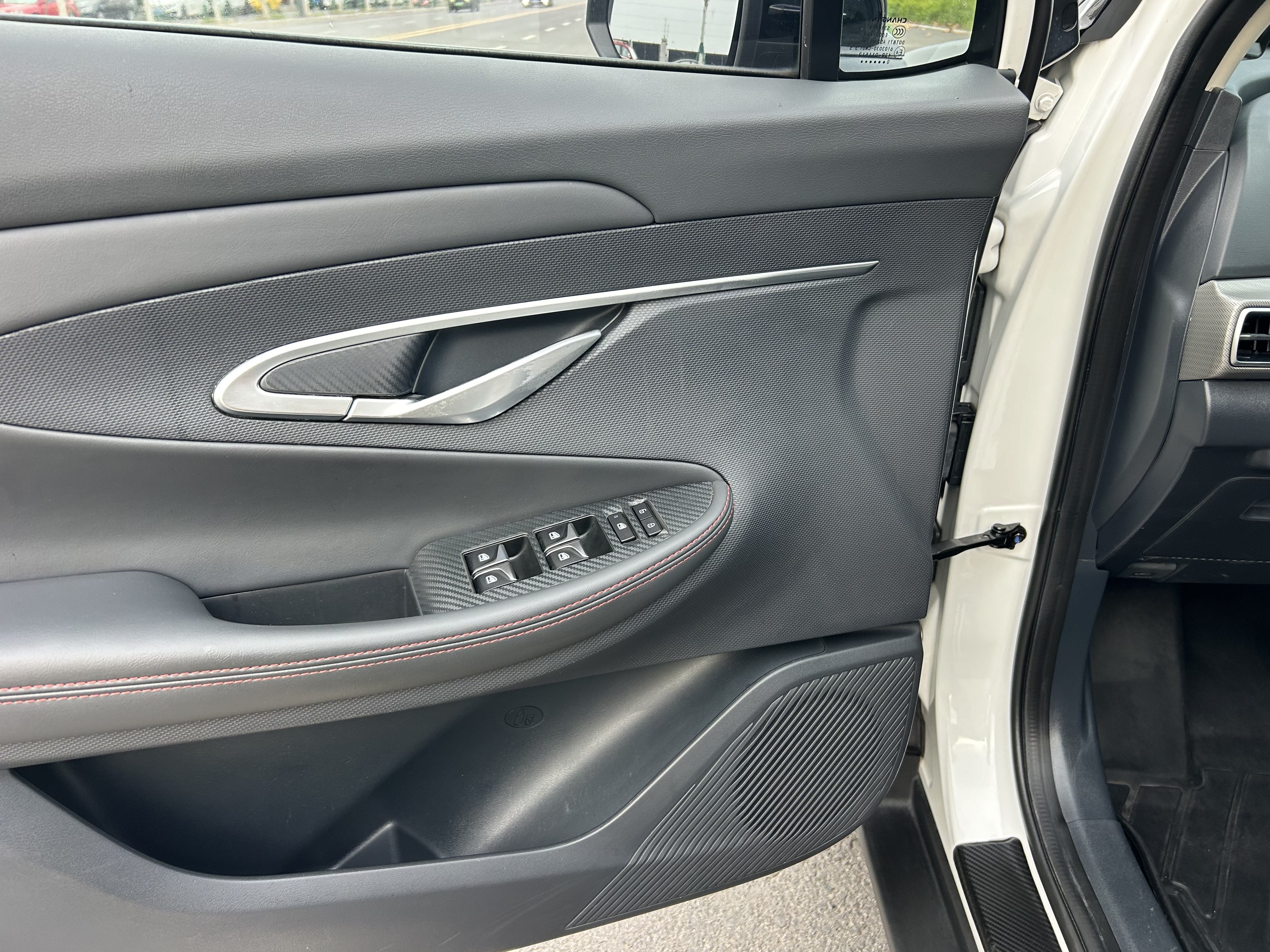 Changan UNI-T 2021 car image #17