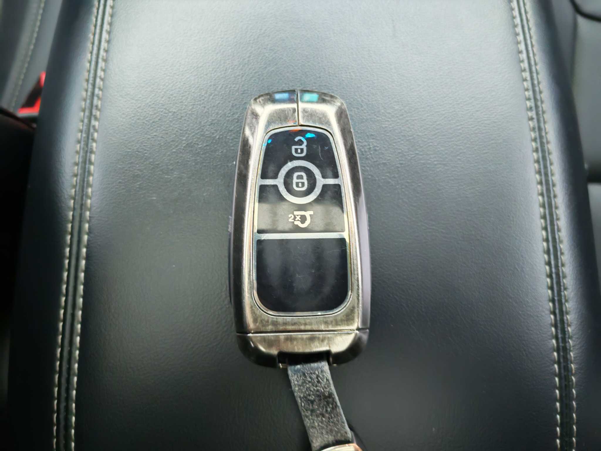 Ford Explorer 2022 car image #17